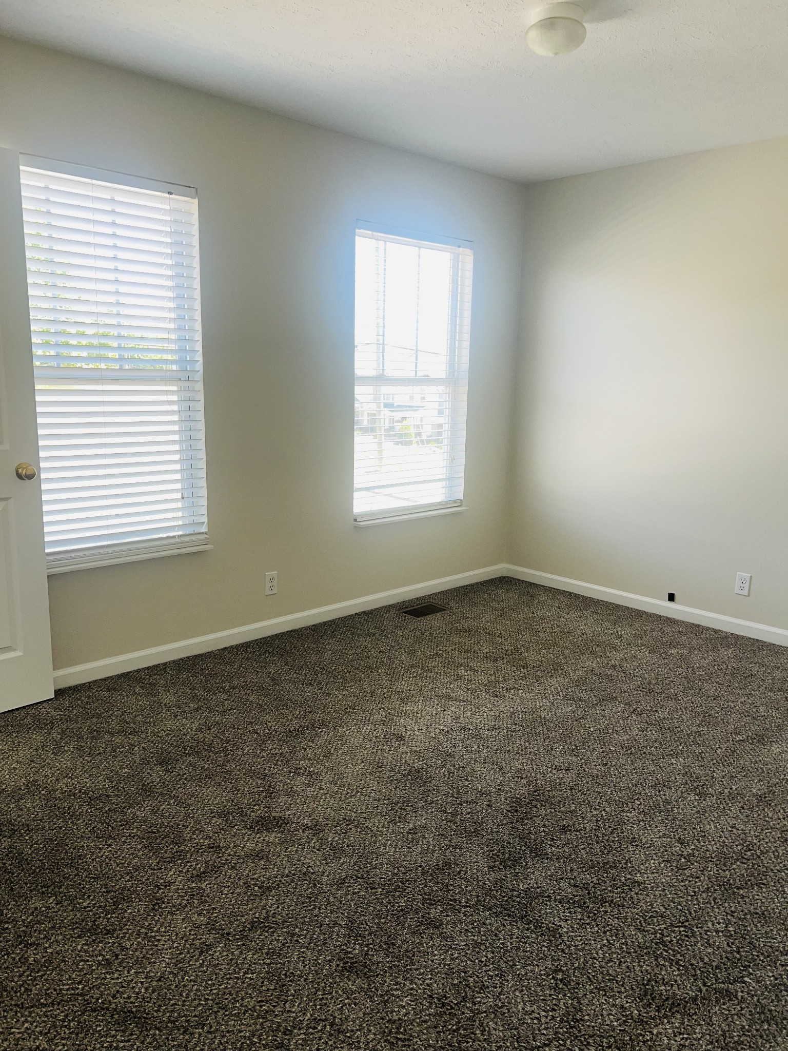 3601 Crossbrooke Dr