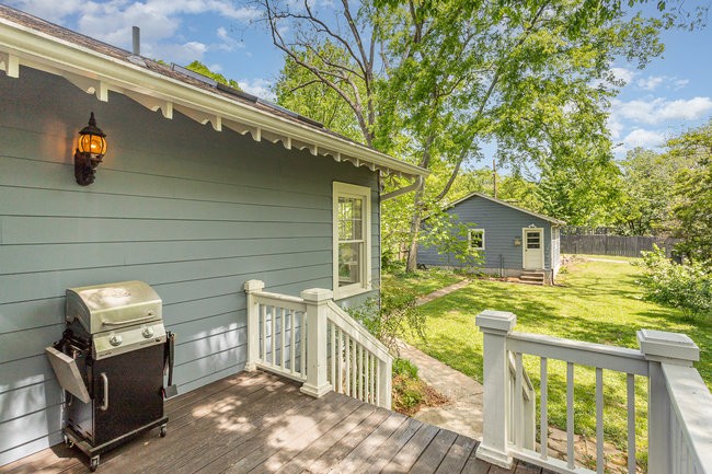 112 Bowling Ave