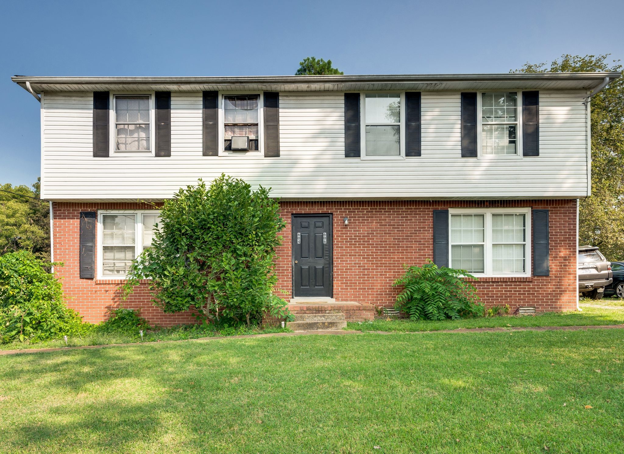 604 McPherson Ct, S