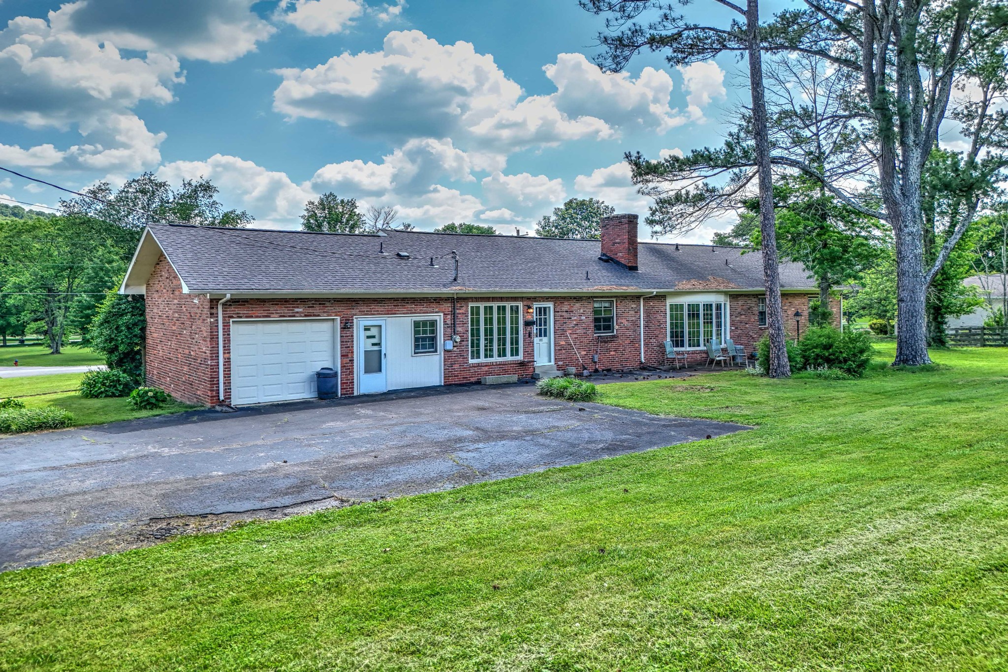 1908 Shamrock Dr
