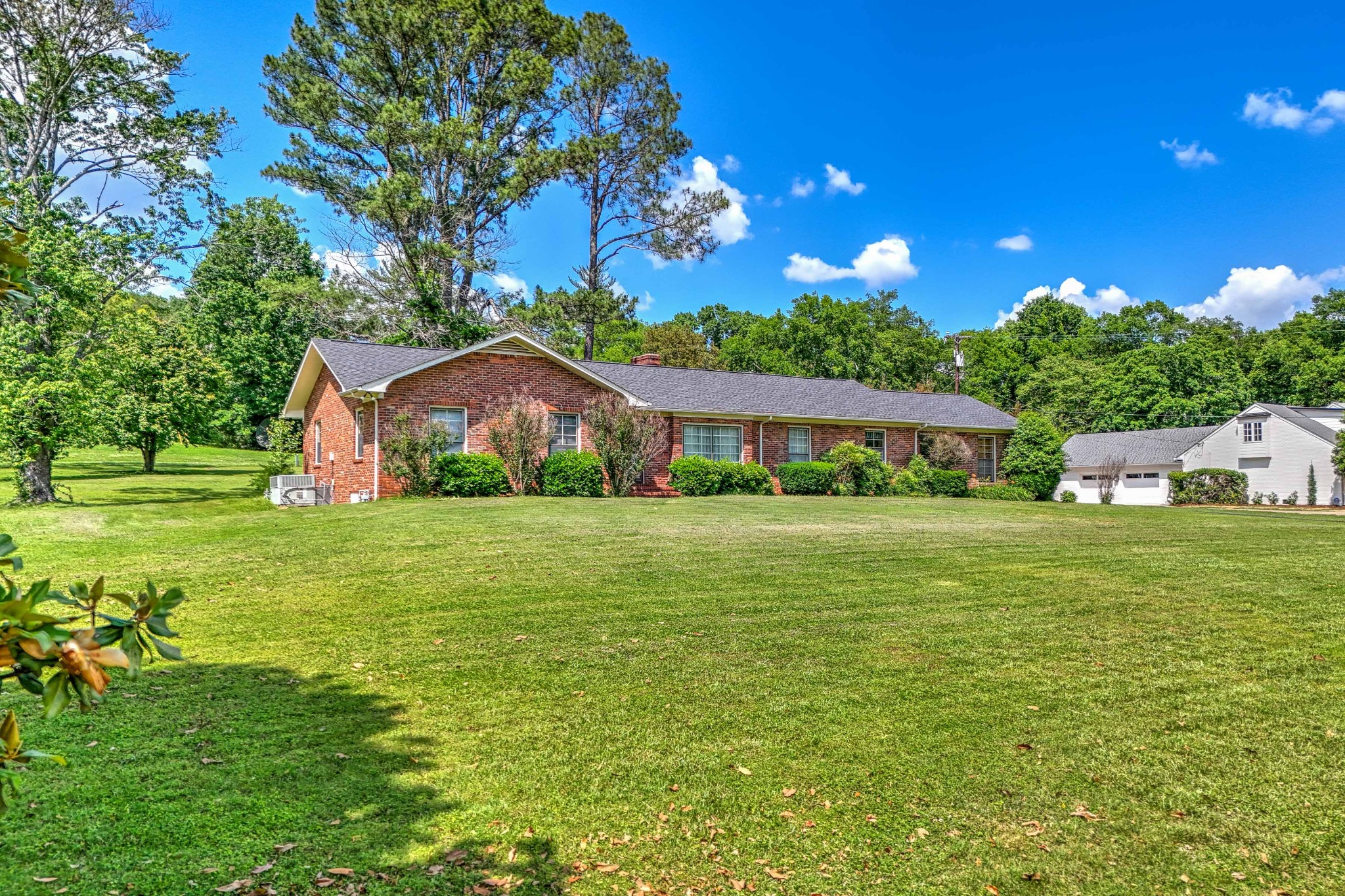 1908 Shamrock Dr