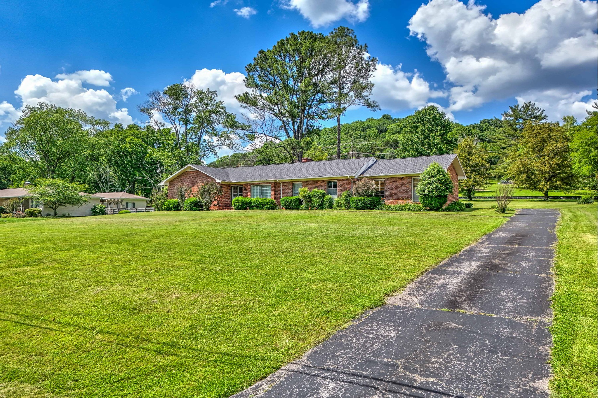 1908 Shamrock Dr