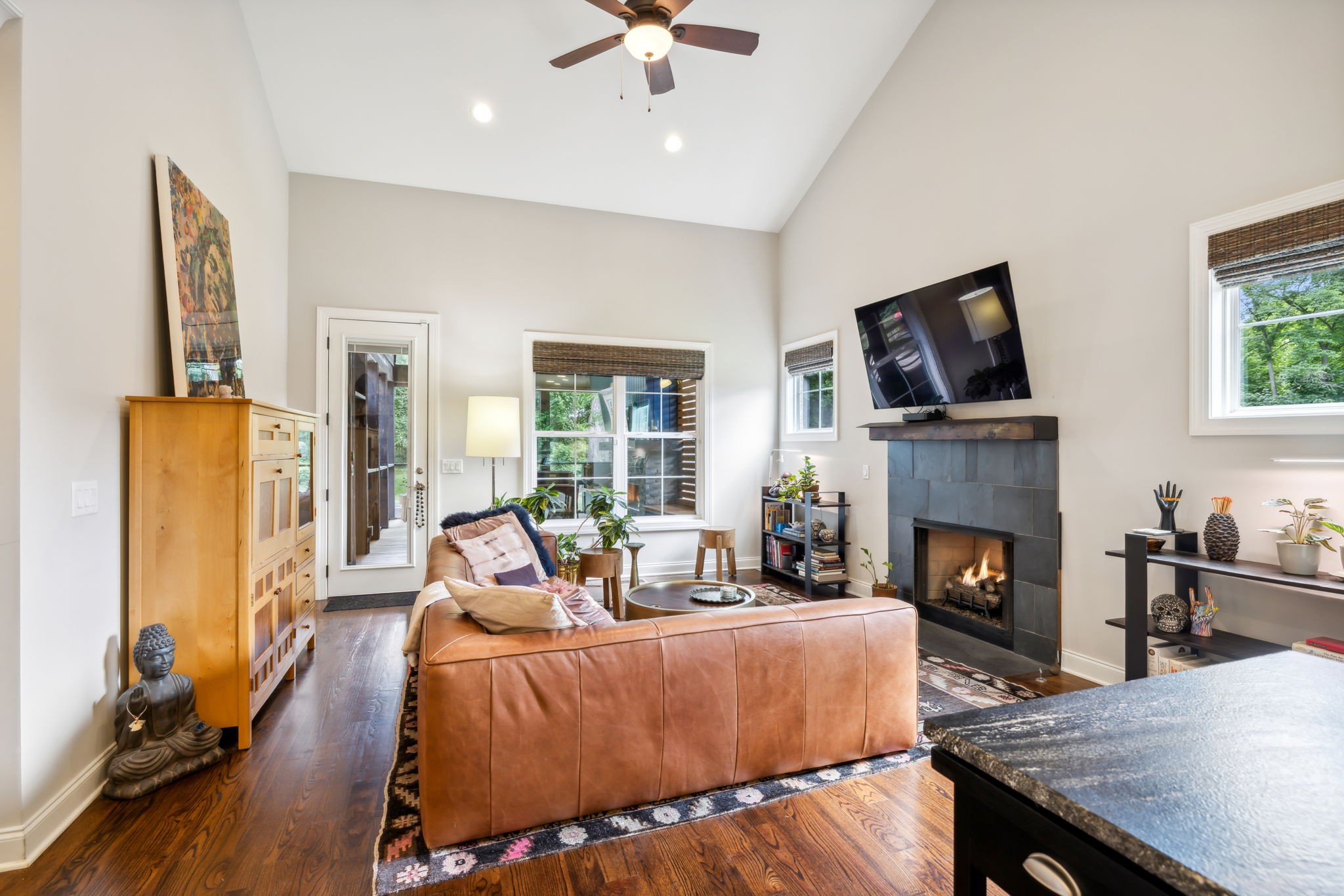 948 Glass St