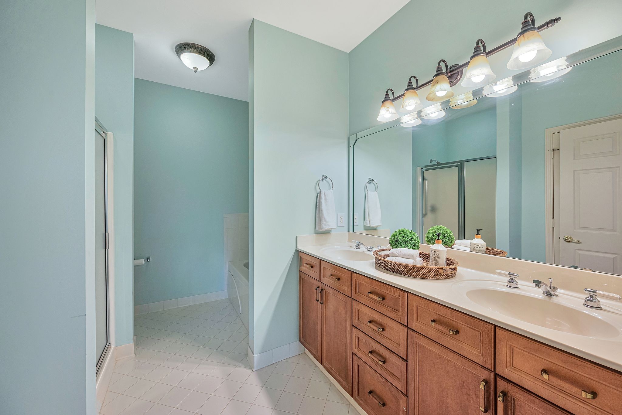 7007 Sunrise Cir