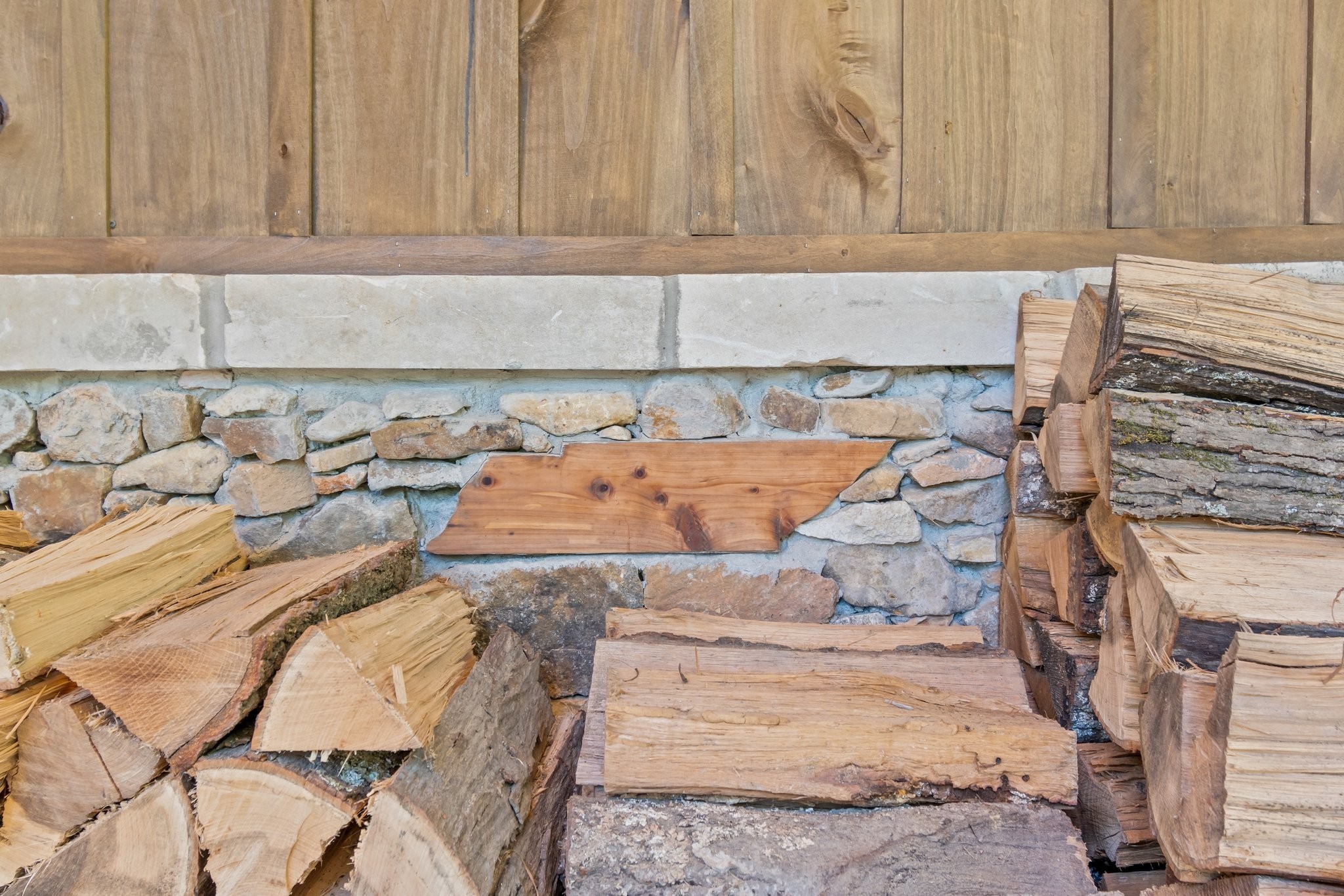 941 Jones Hollow Lane