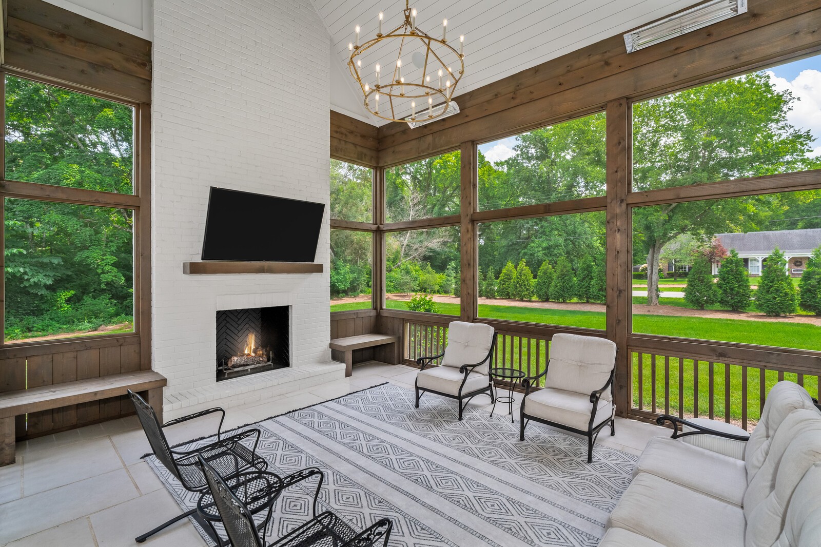 955 Van Leer Dr