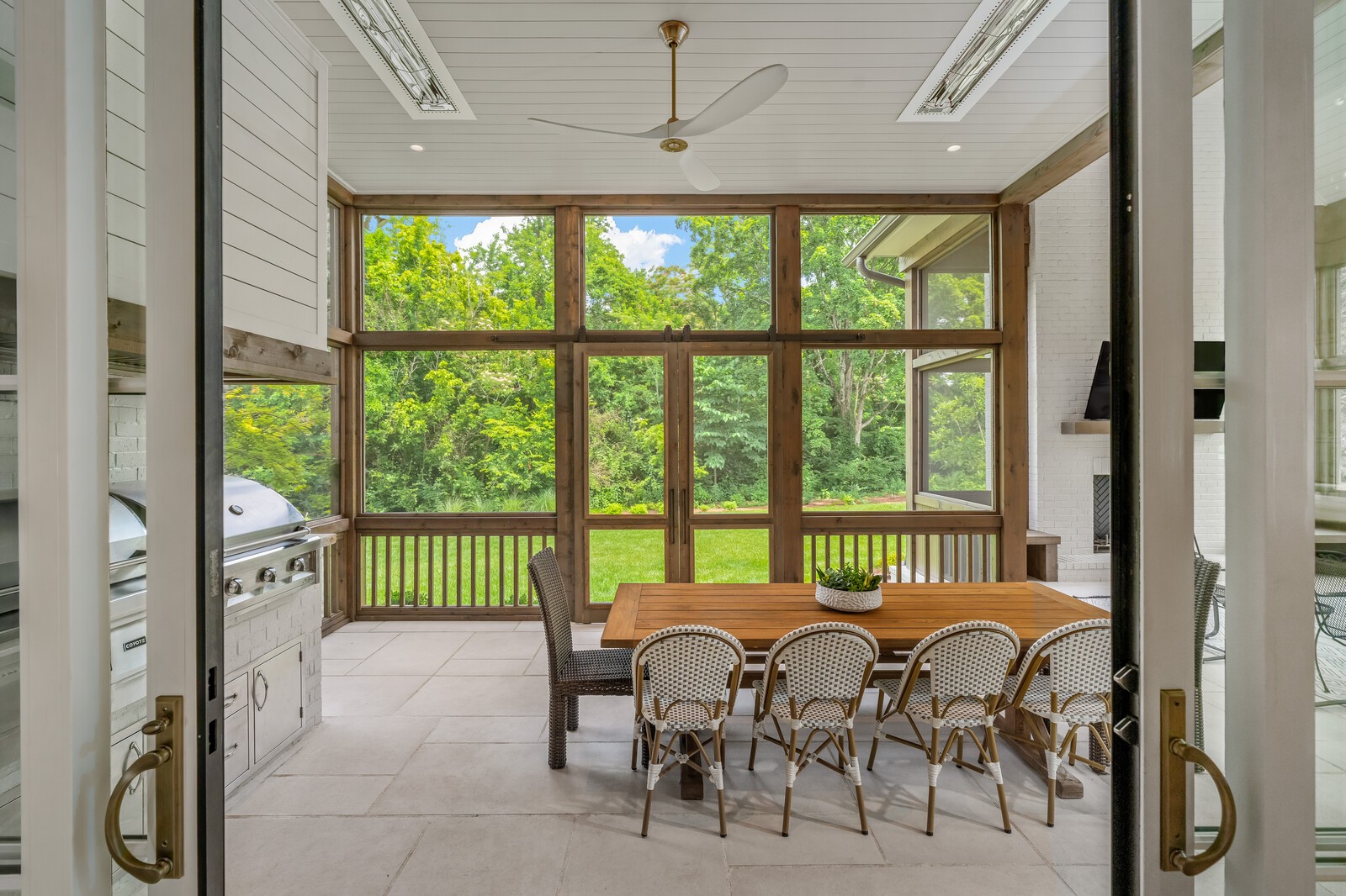 955 Van Leer Dr