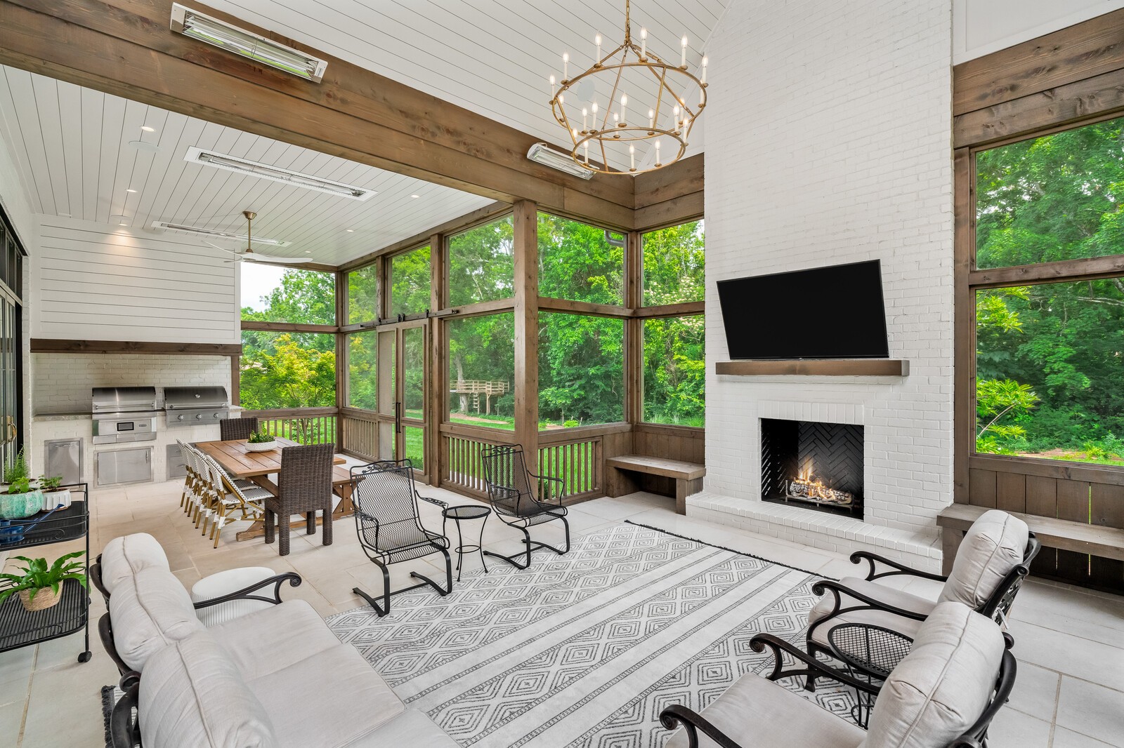 955 Van Leer Dr