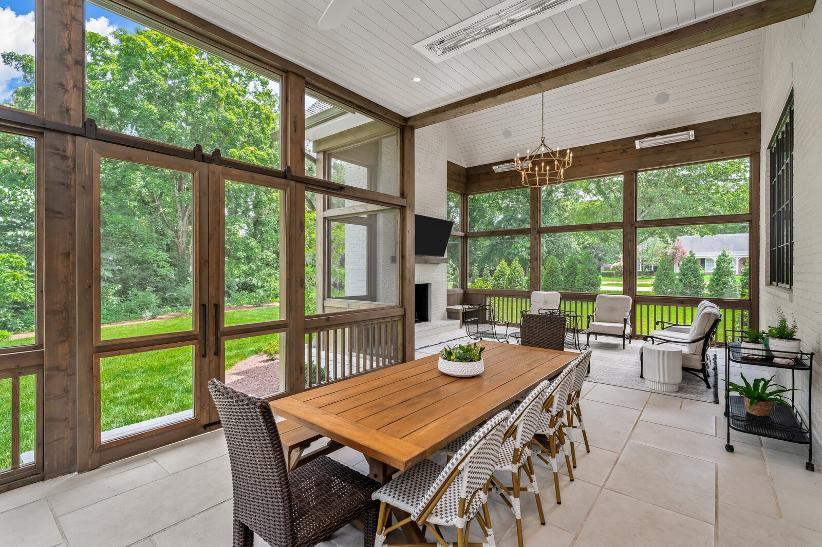 955 Van Leer Dr