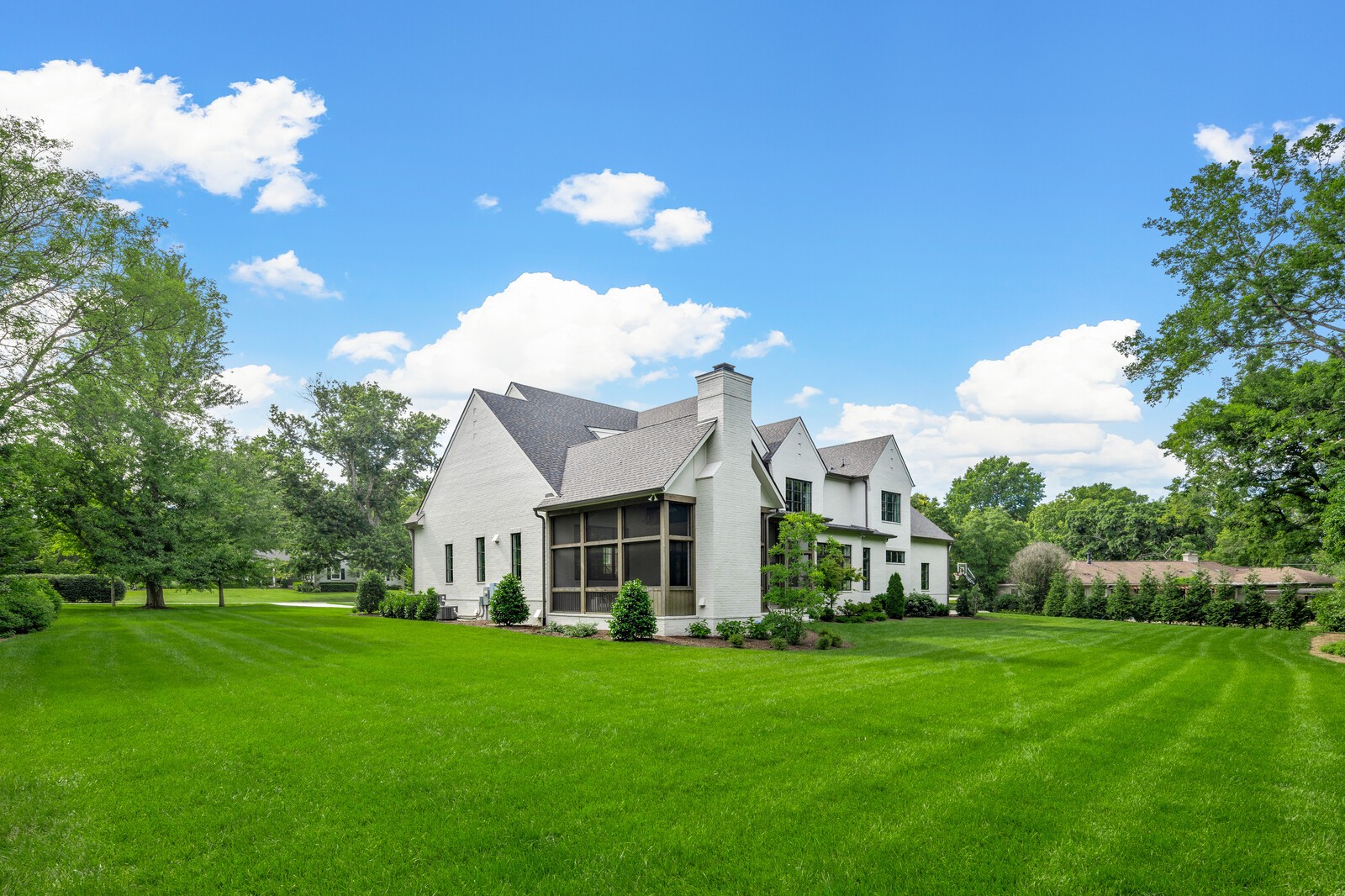 955 Van Leer Dr