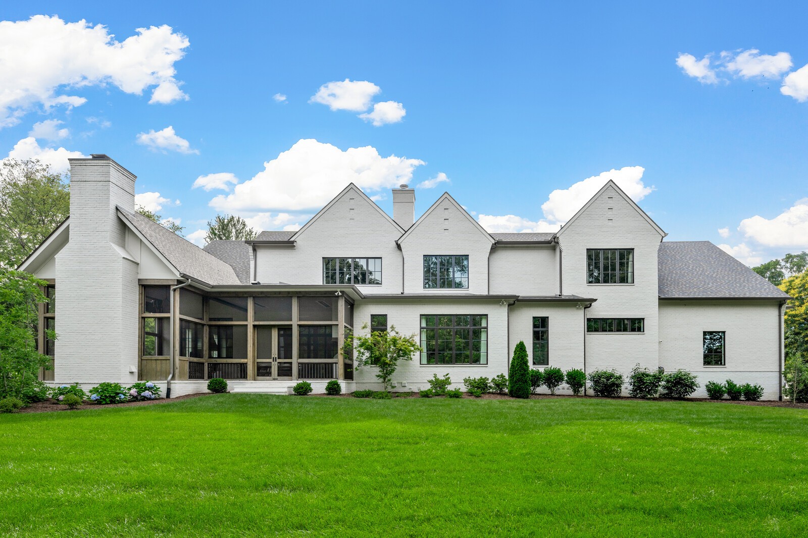 955 Van Leer Dr