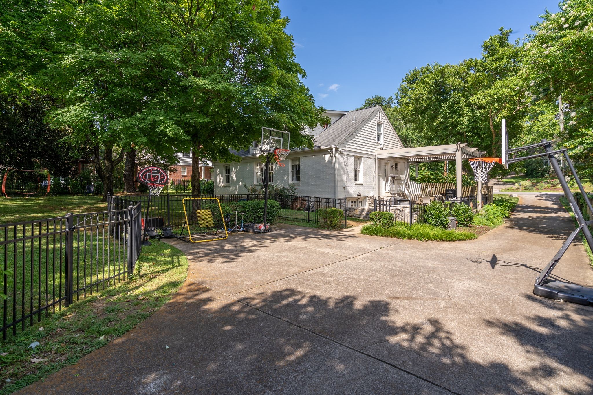 3505 Grayswood Ave