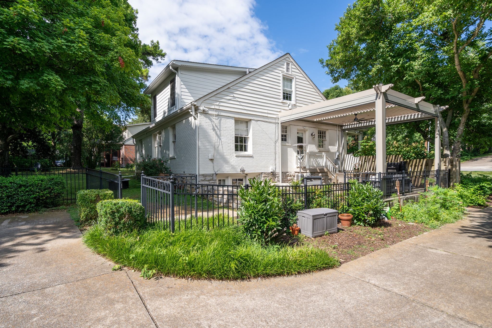 3505 Grayswood Ave