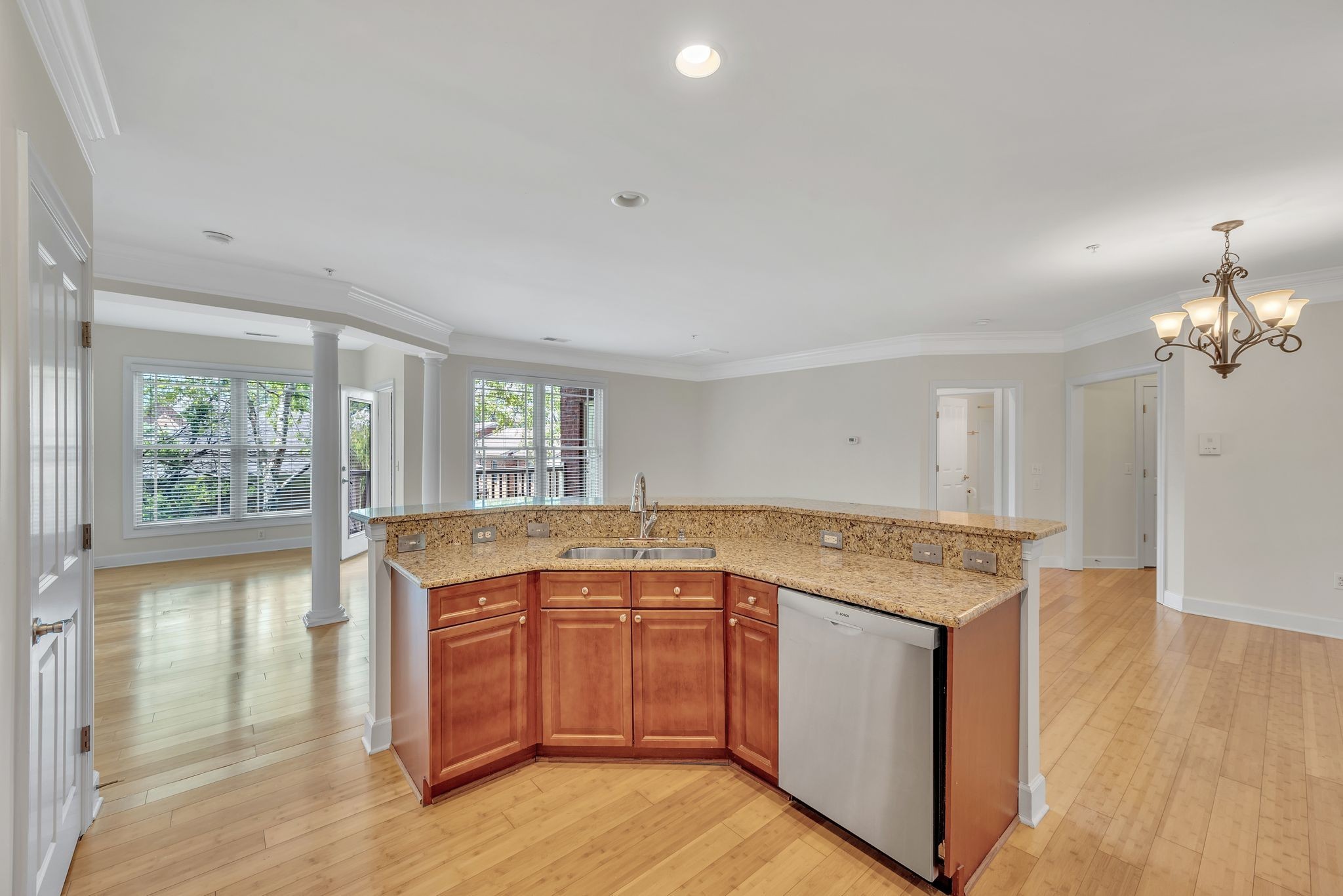 3102 West End Circle Unit: 201