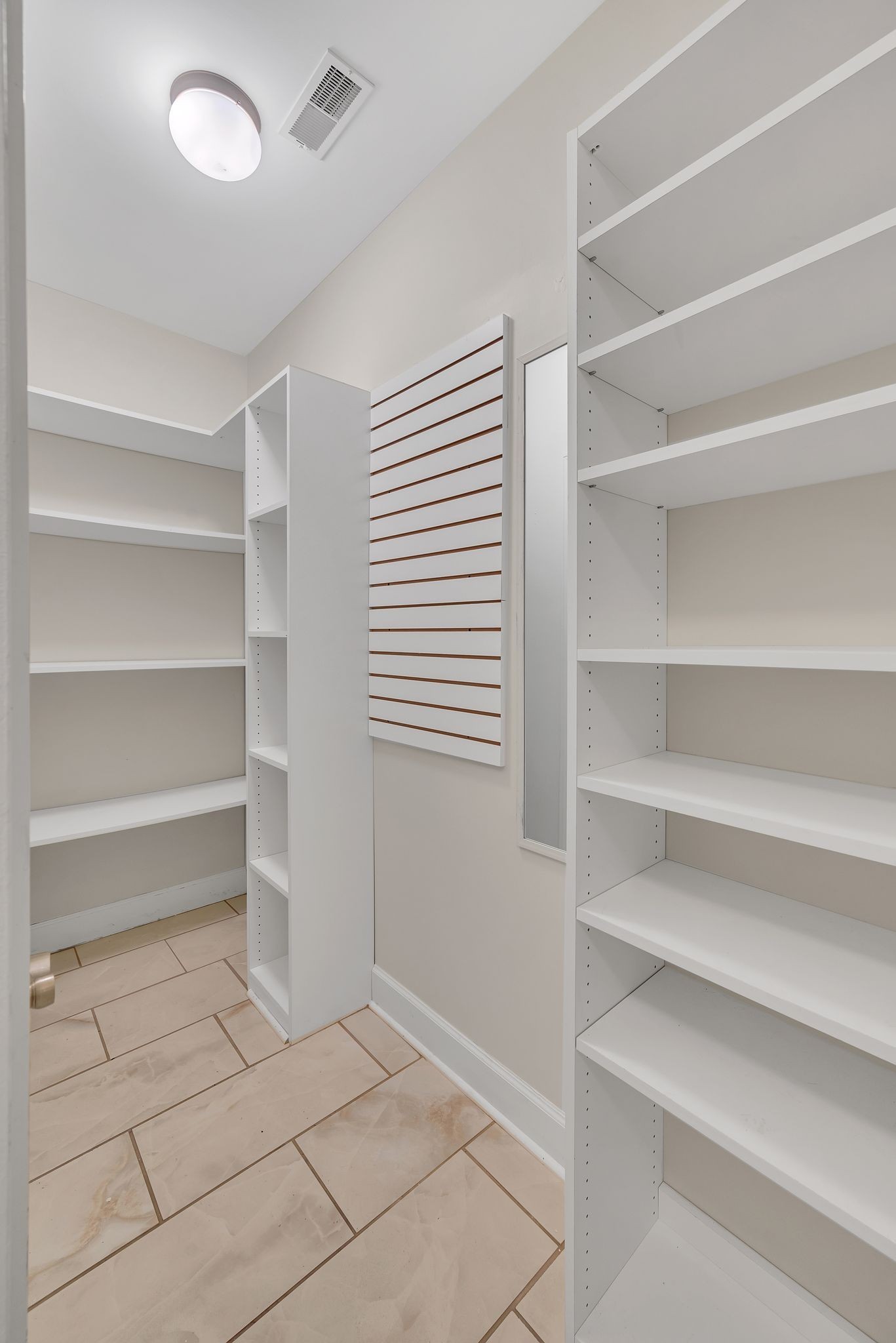 3102 West End Circle Unit: 201