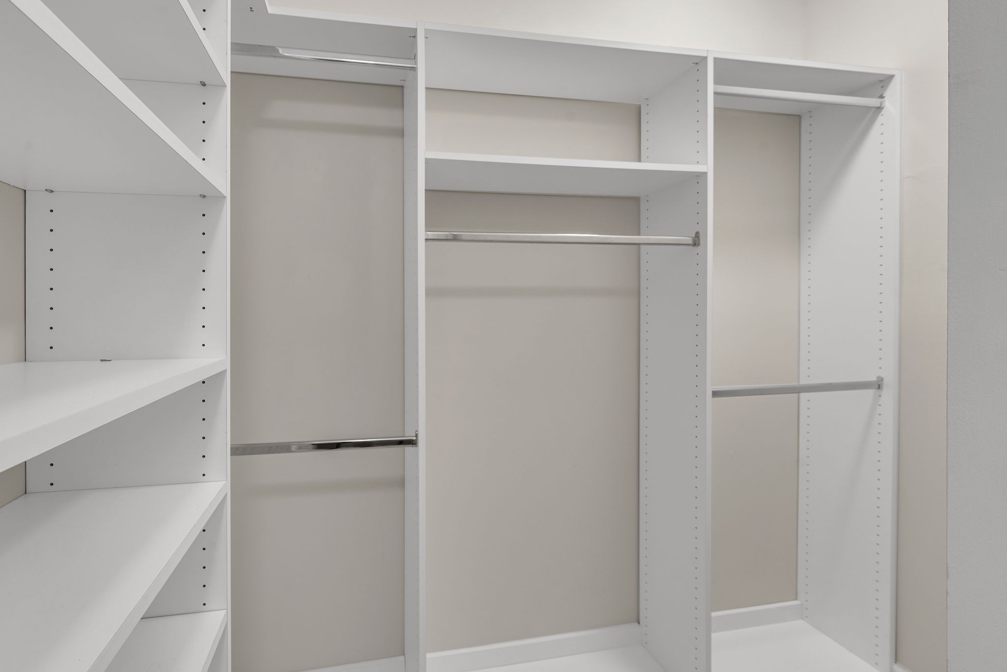 3102 West End Circle Unit: 201