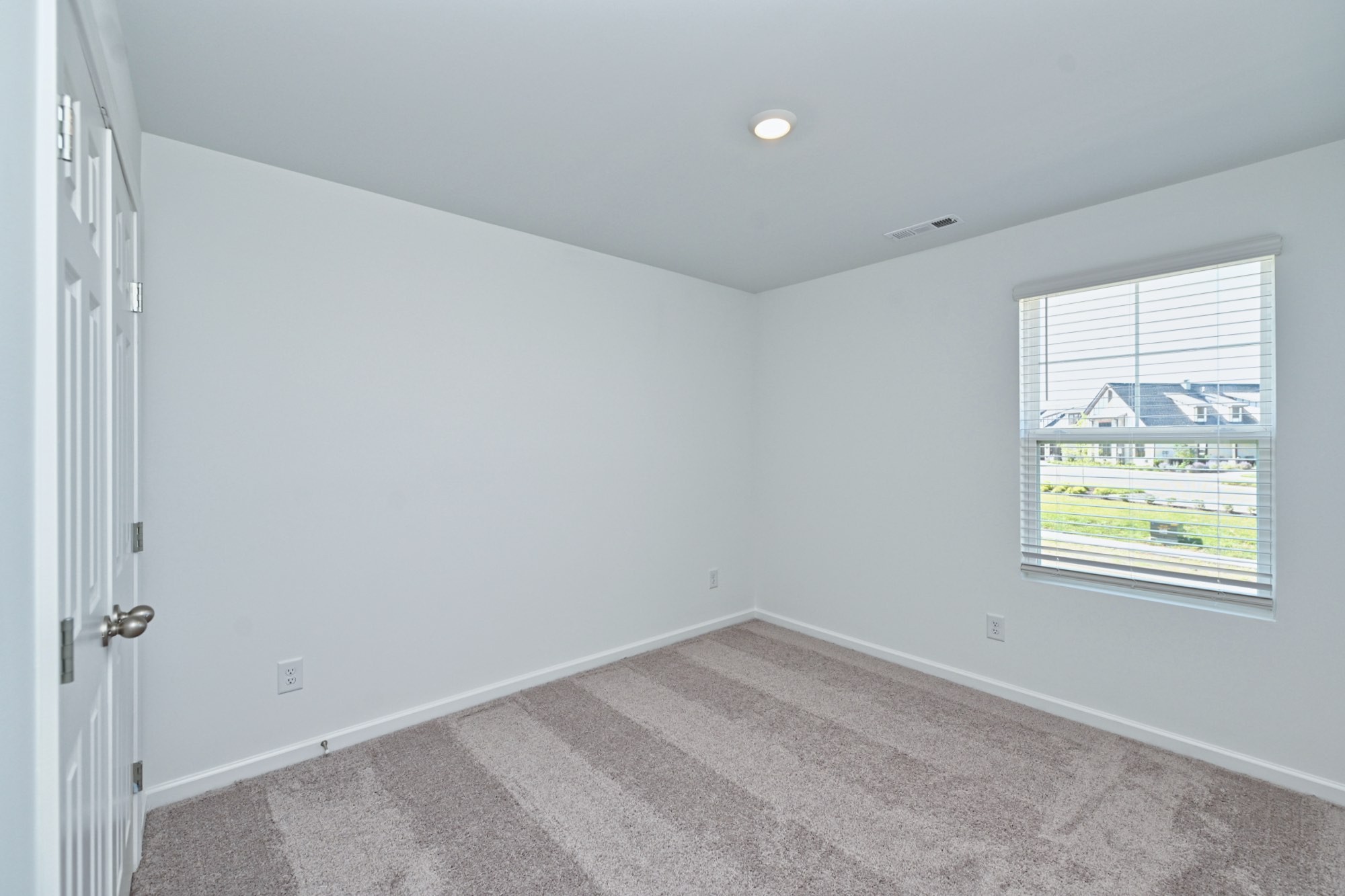 961 Nance Ln