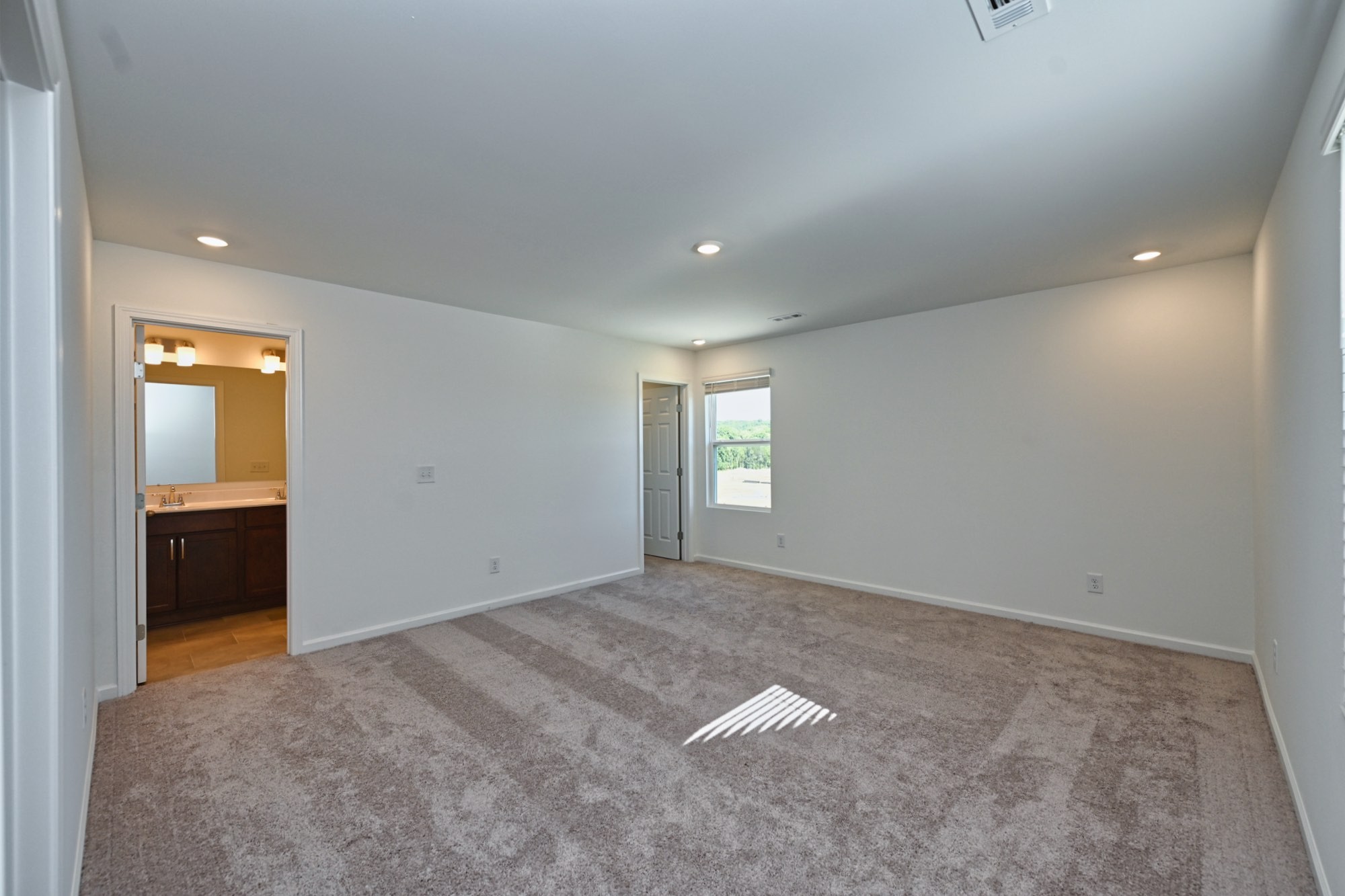 961 Nance Ln