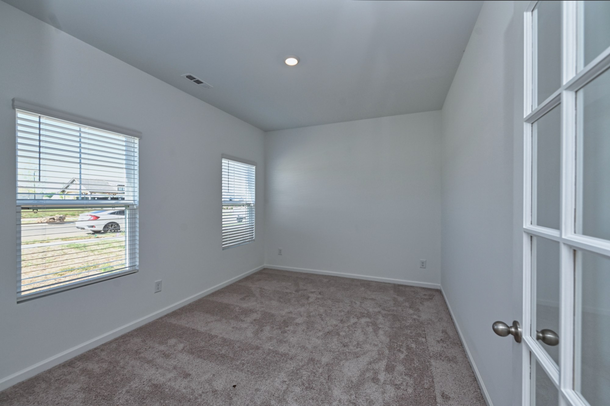 961 Nance Ln
