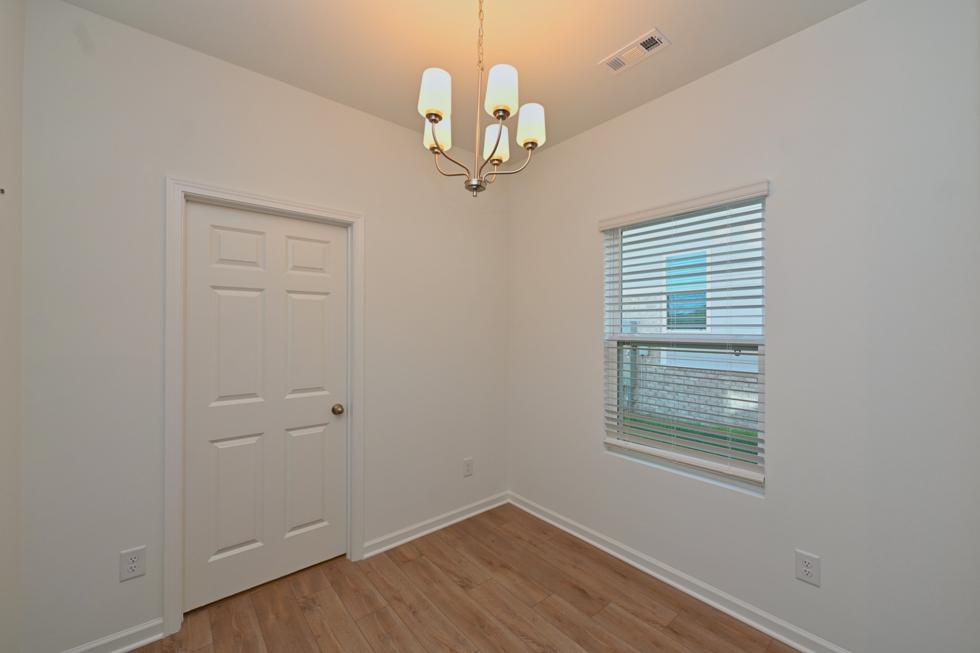 961 Nance Ln