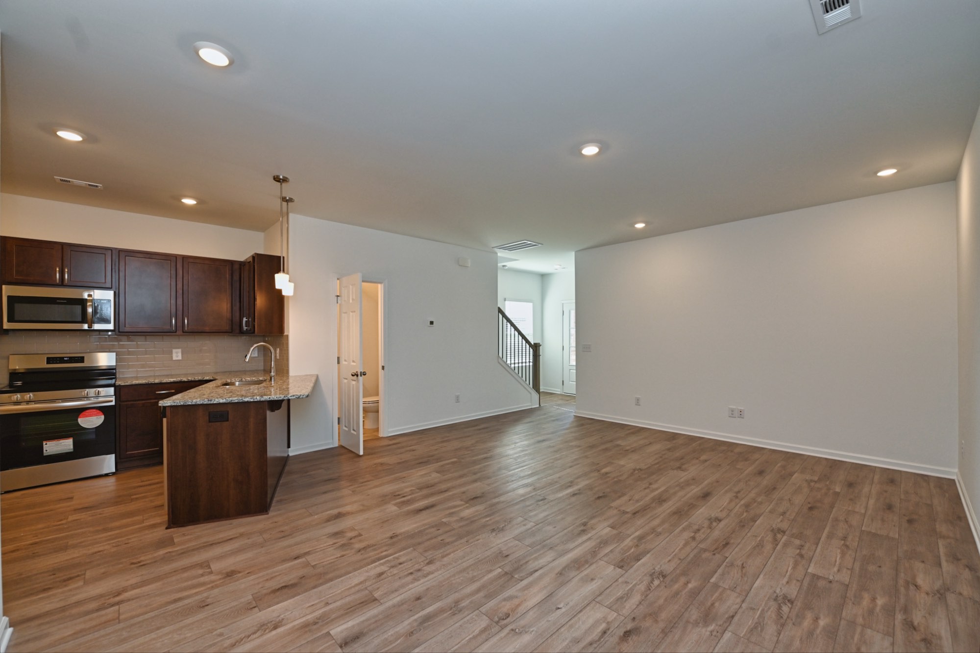 961 Nance Ln