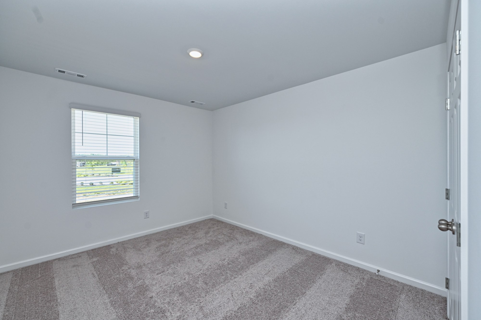 961 Nance Ln