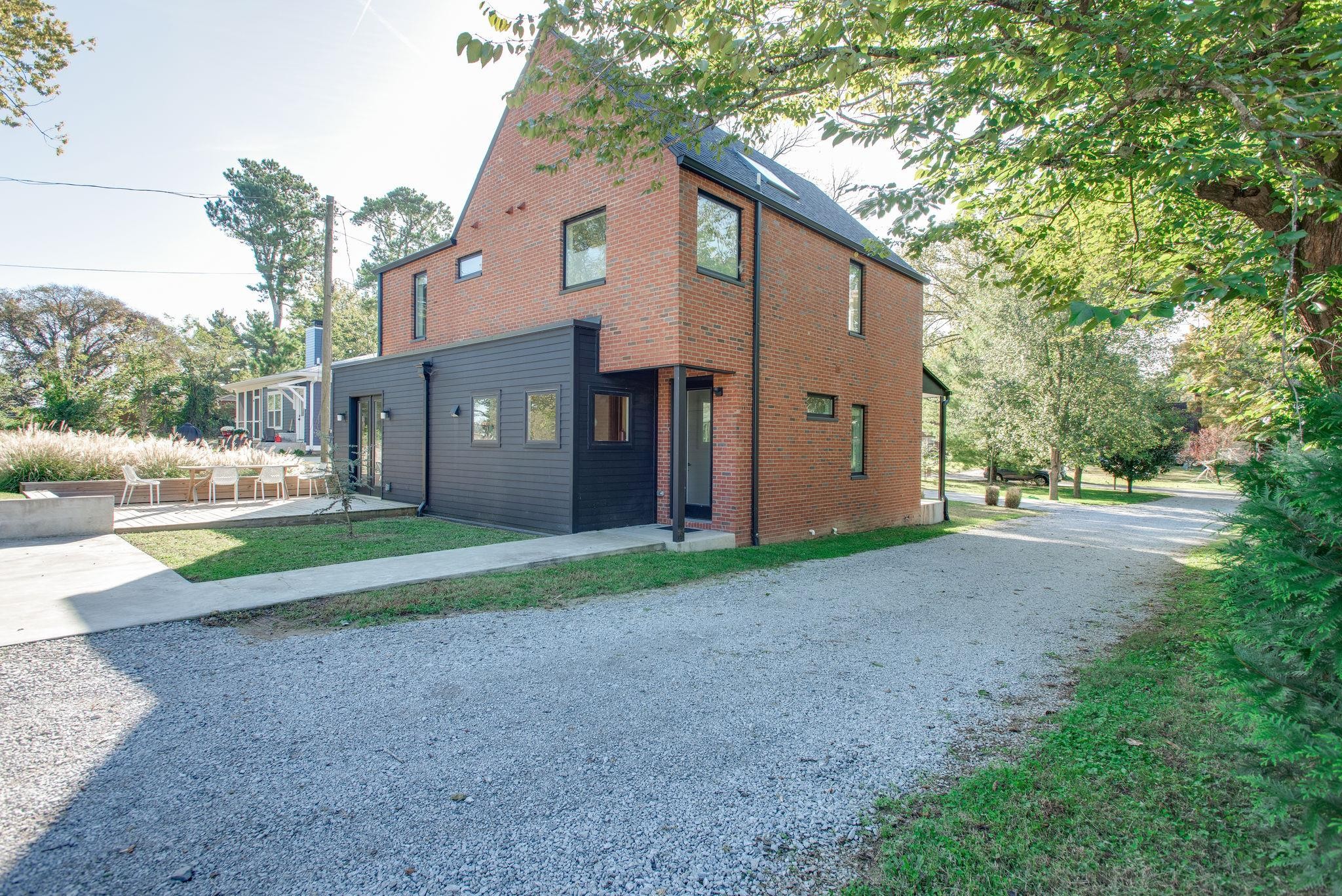 2211 Carter Ave