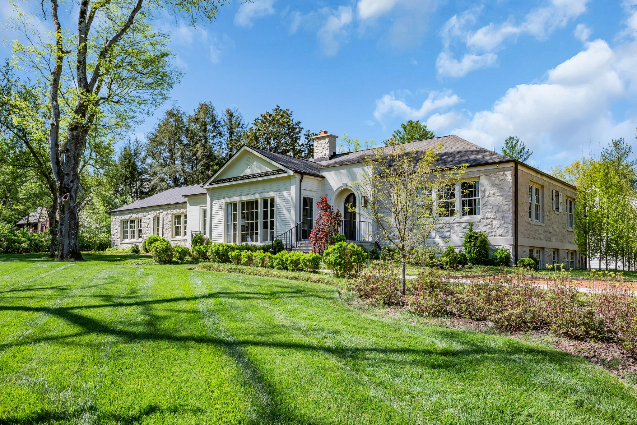 215 Lynnwood Ter