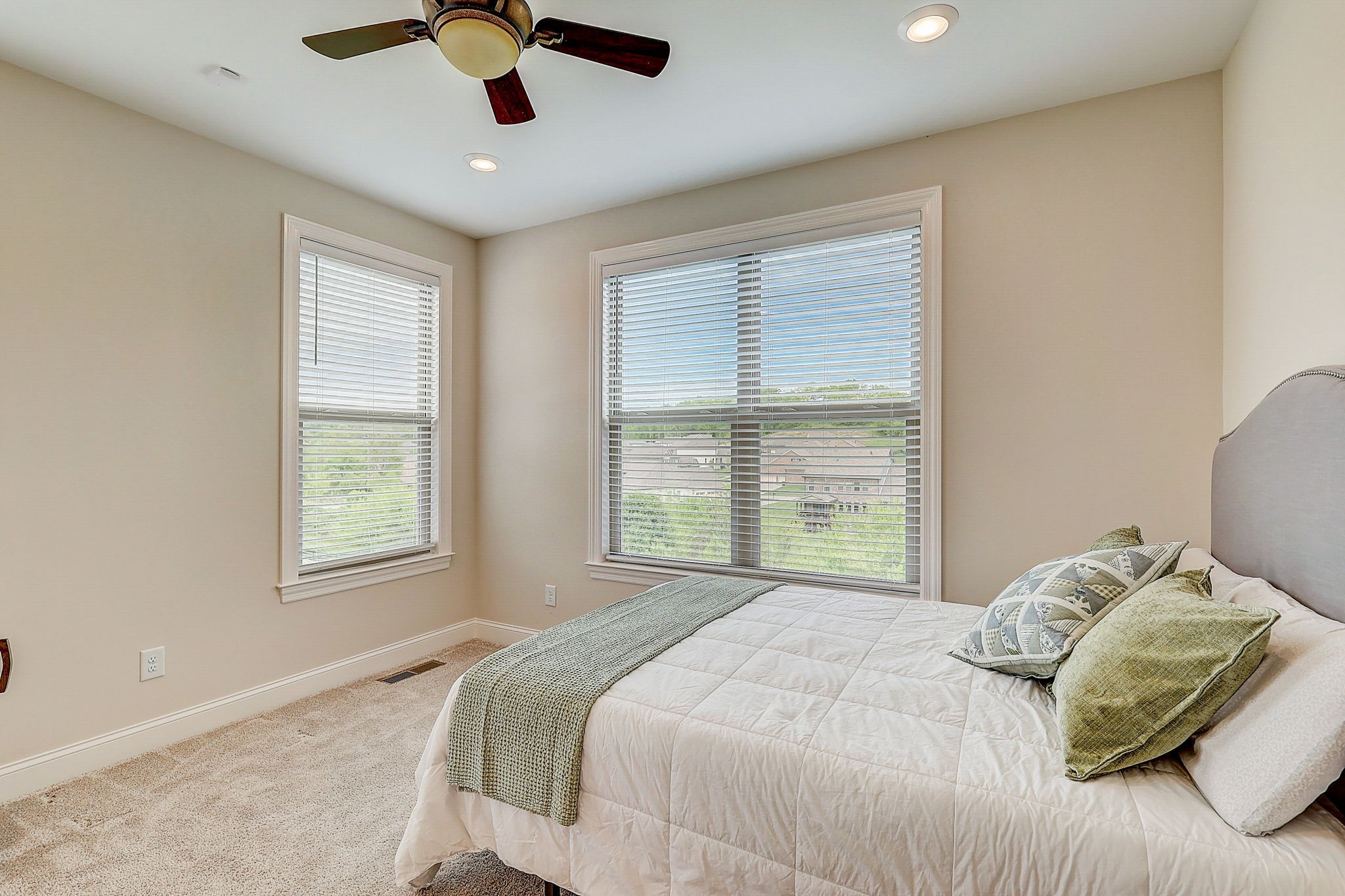 7068 Crimson Leaf Ln
