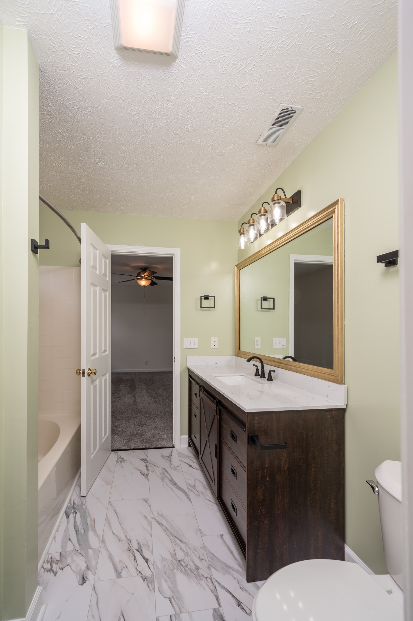 8124 Boone Trce
