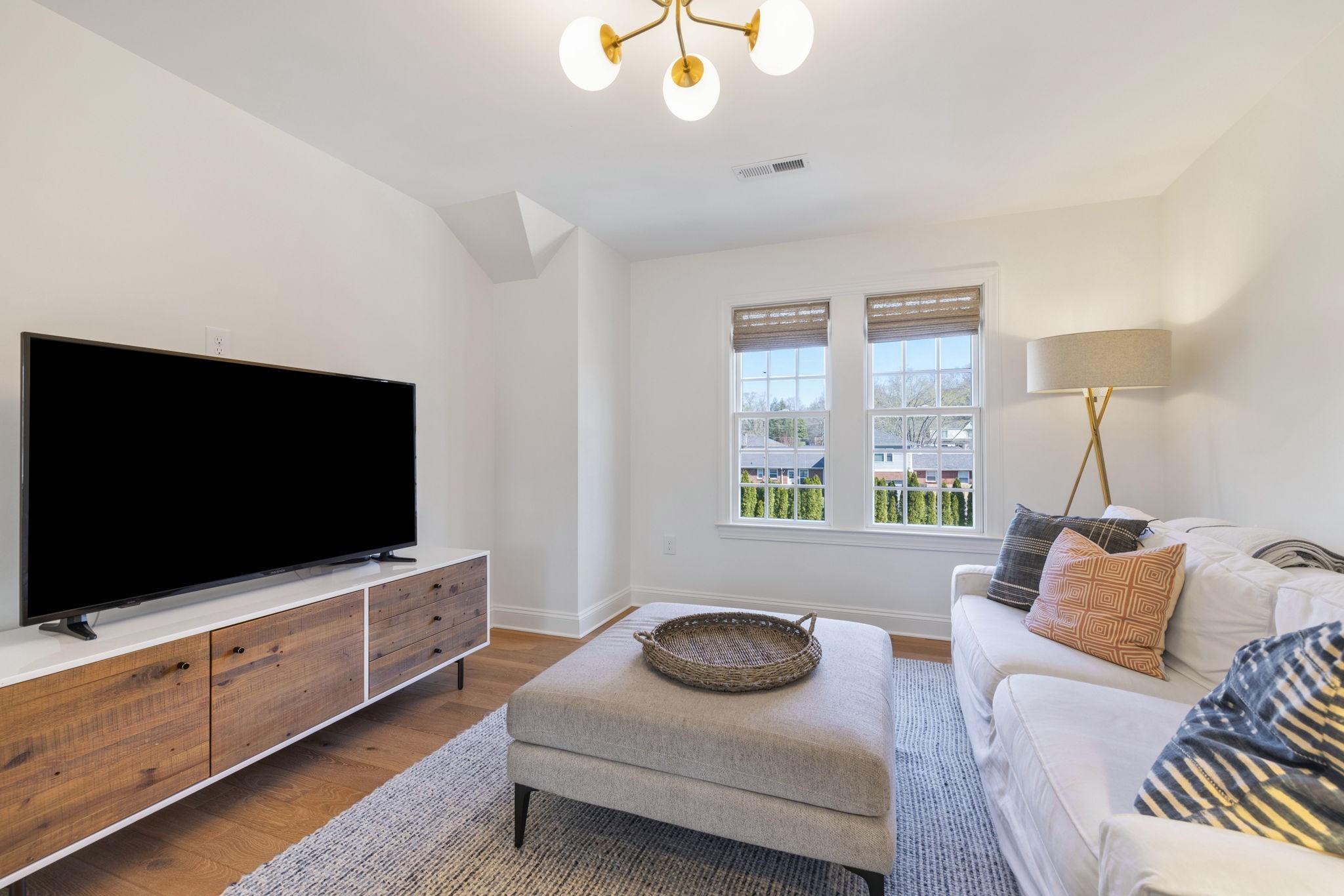 1928 Harpeth River Dr