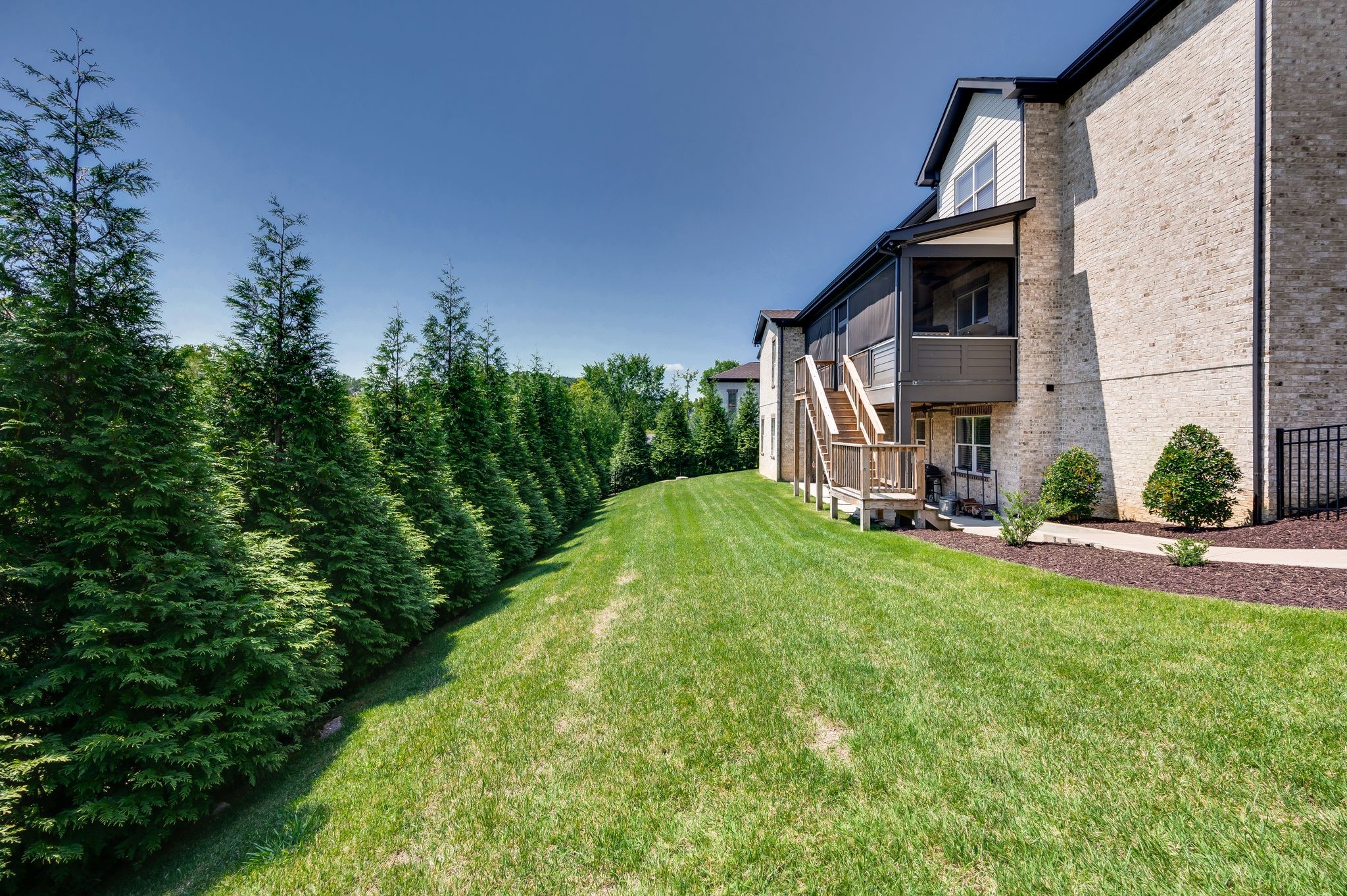 2156 Hartland Rd