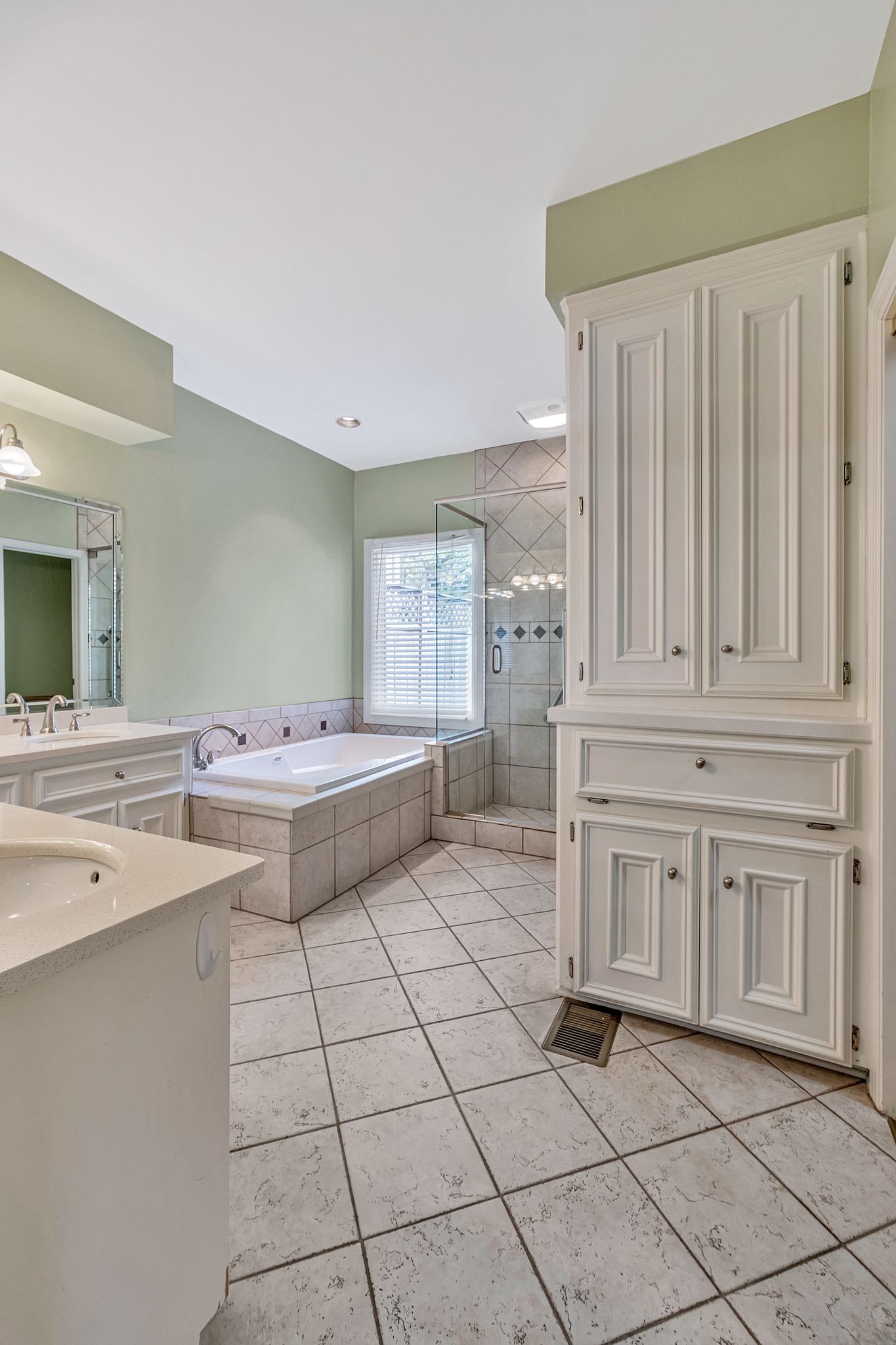 905 Huntington Cir