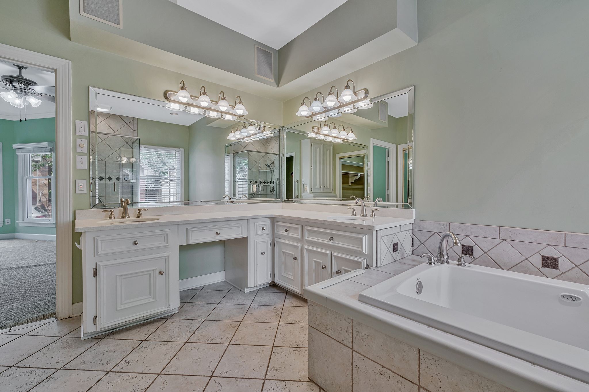 905 Huntington Cir