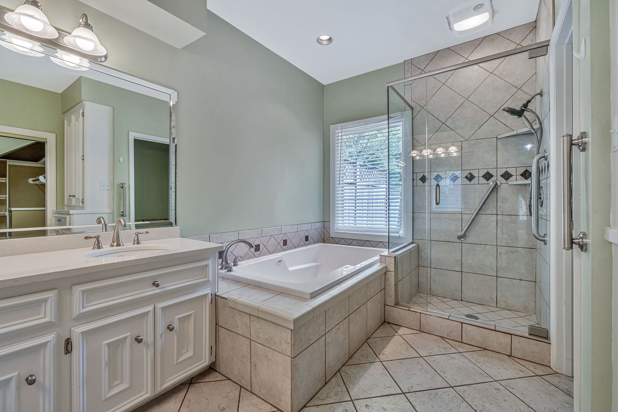 905 Huntington Cir