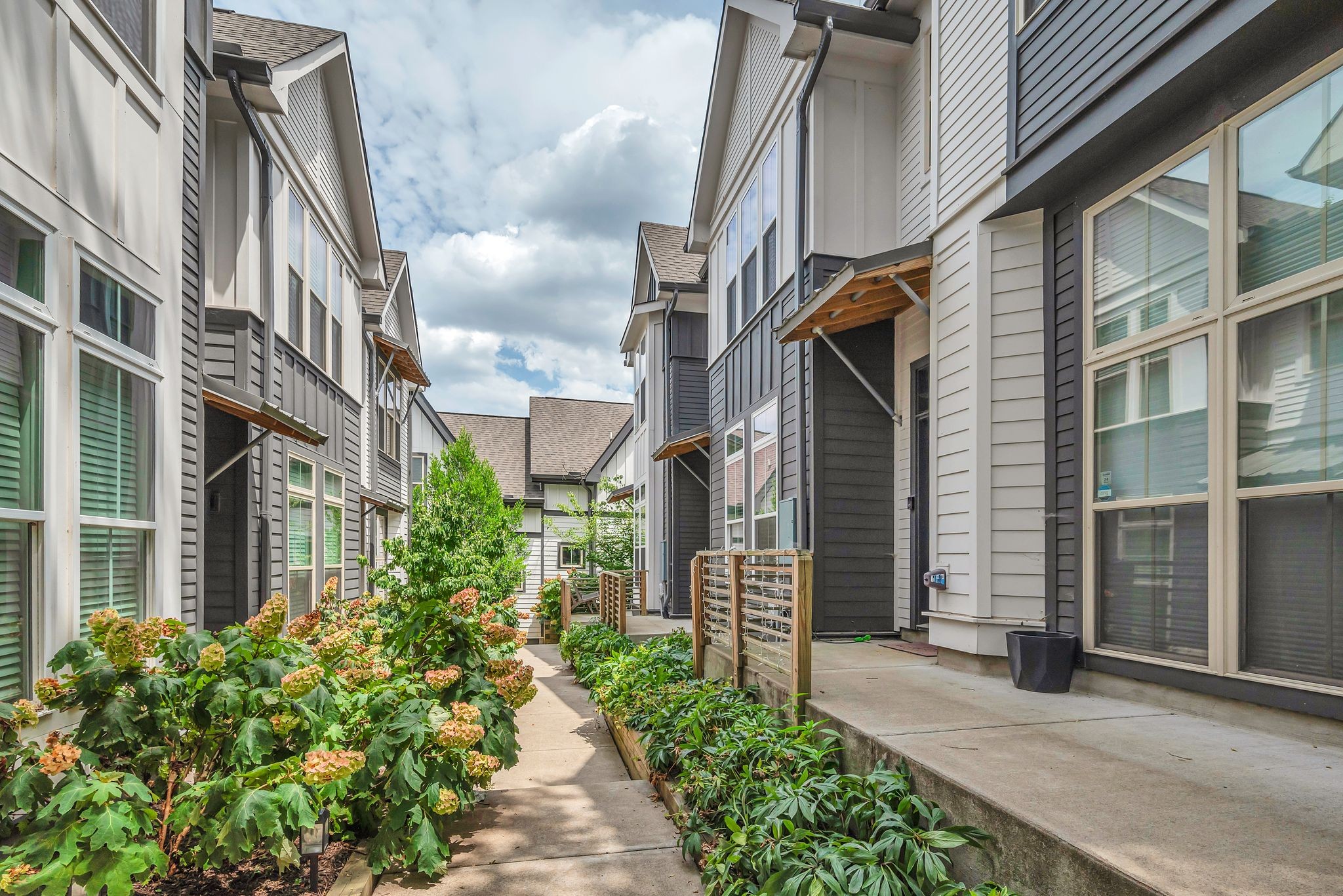 645 Nashua Ln Unit: 105