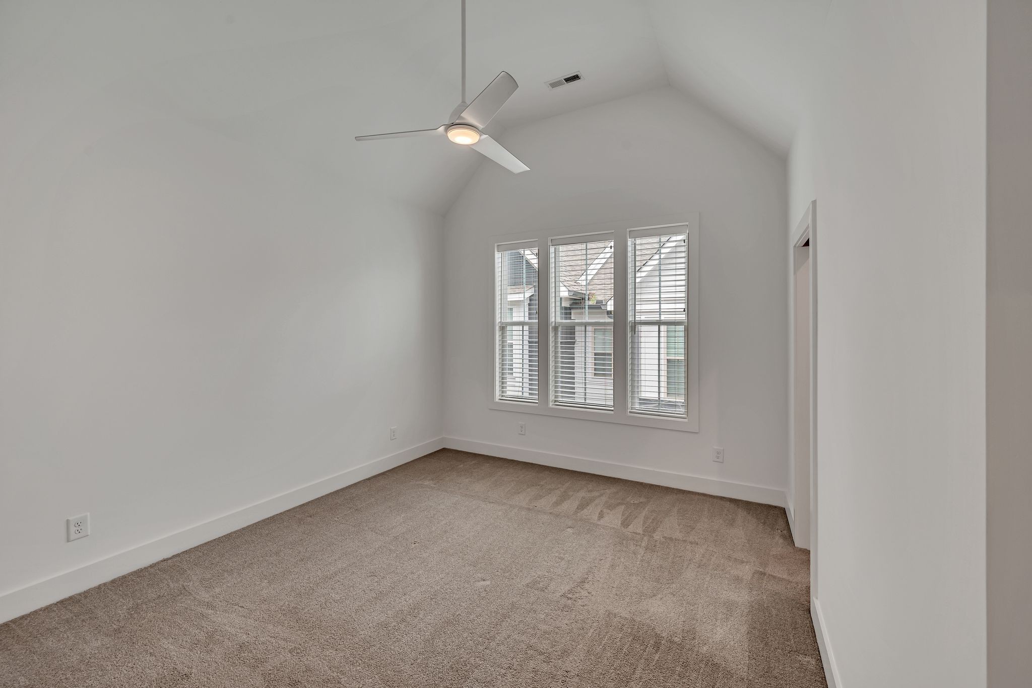 645 Nashua Ln Unit: 105