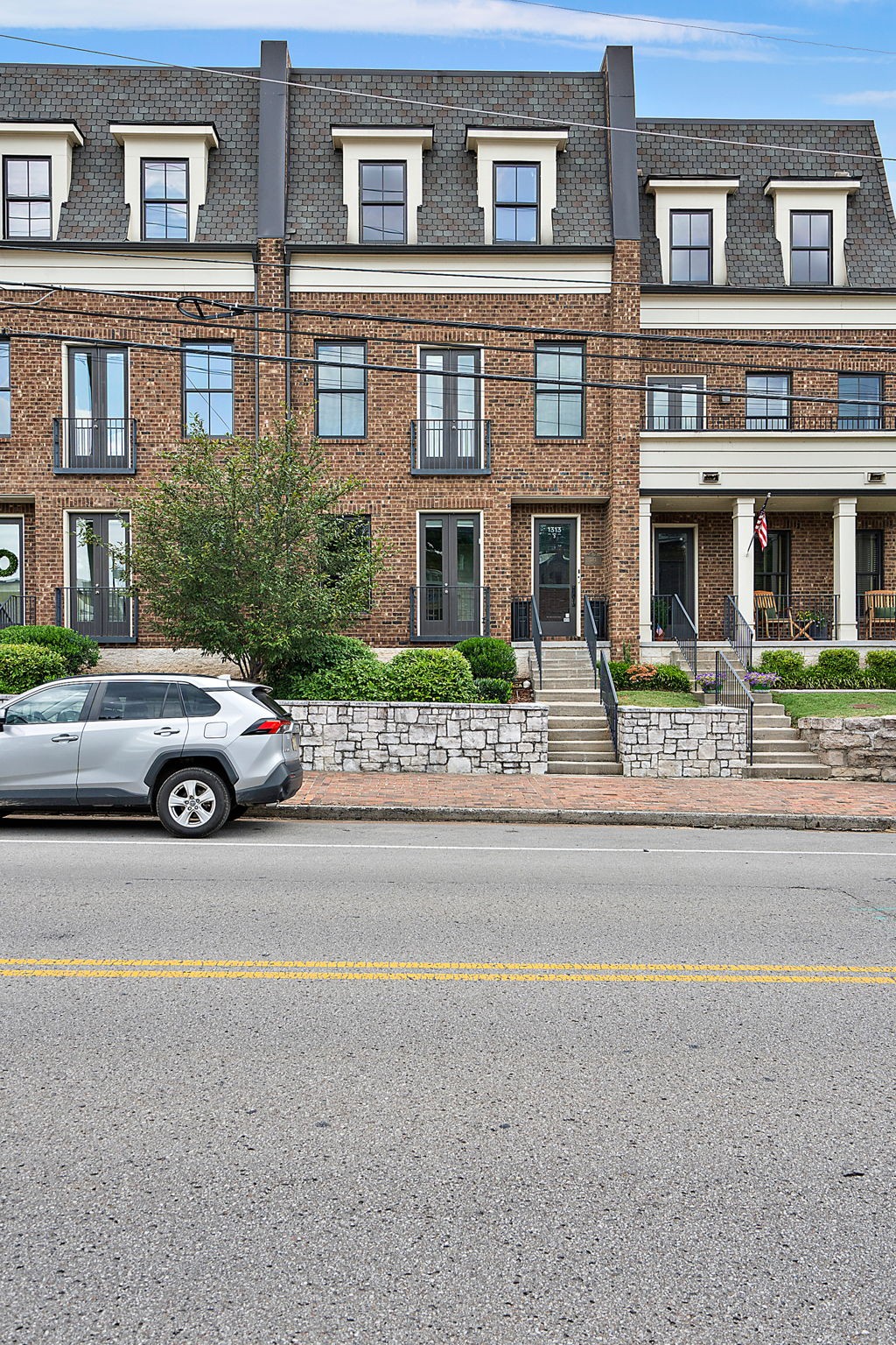 1313 5th Ave, N Unit: 3