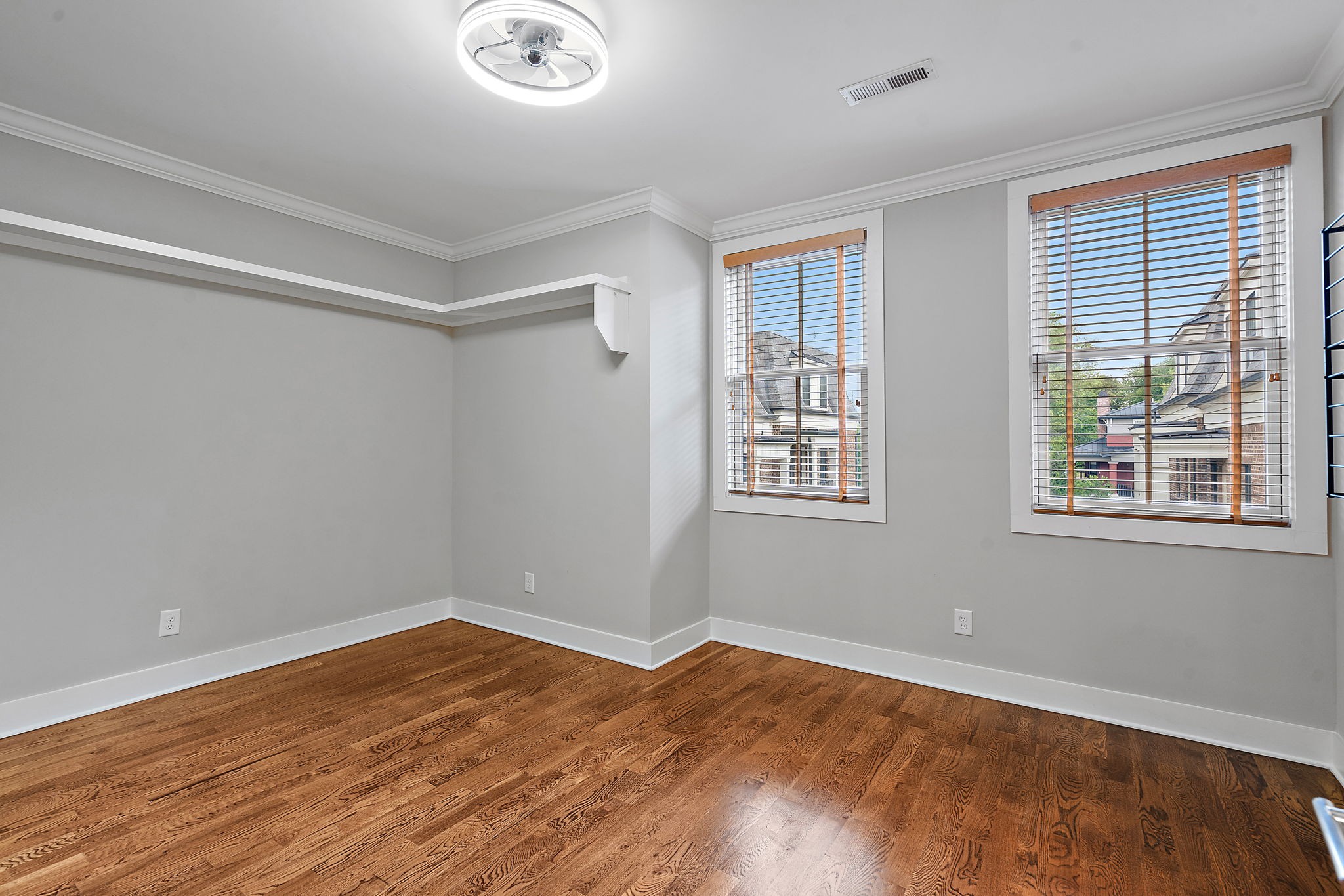 1313 5th Ave, N Unit: 3