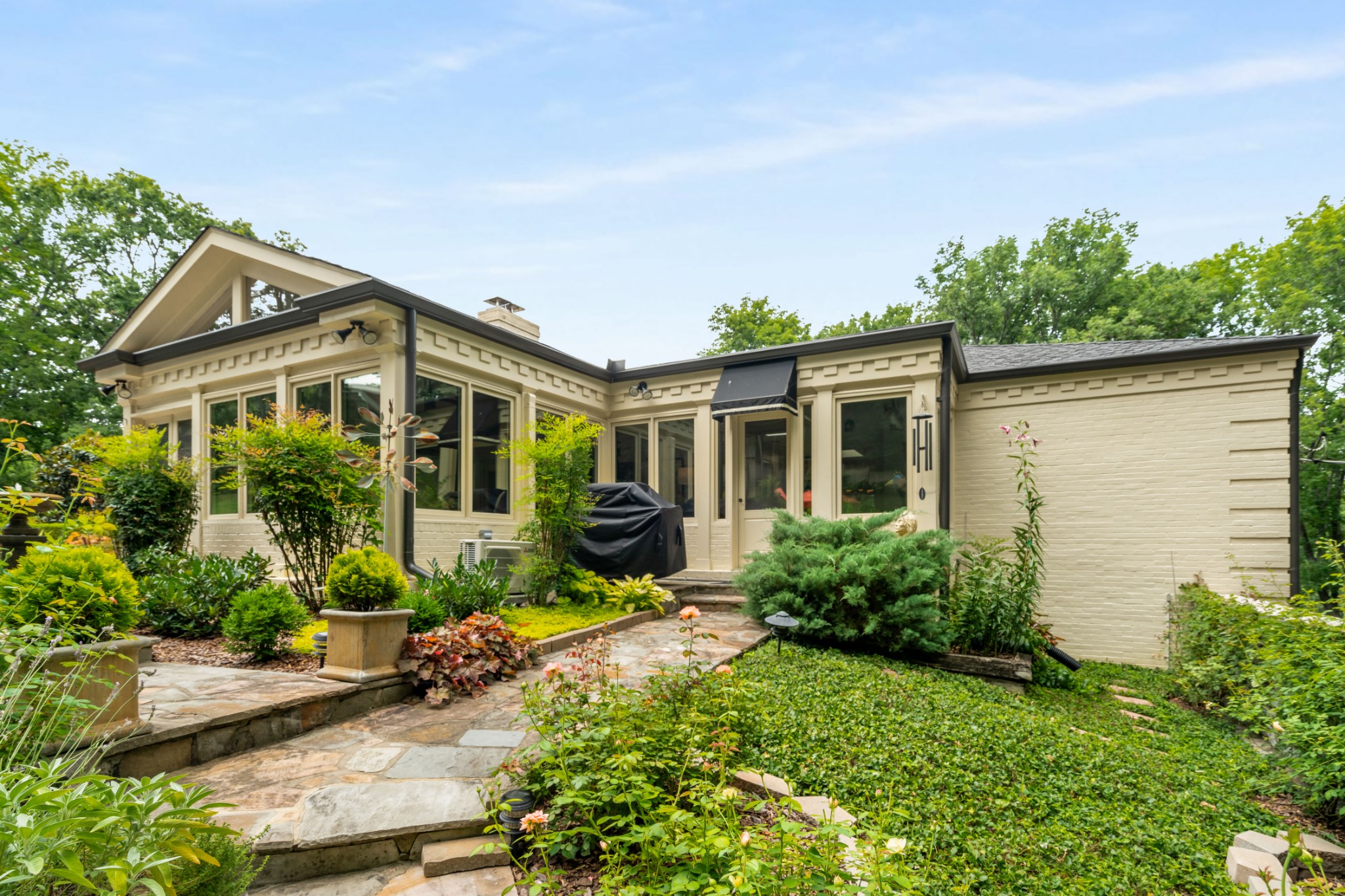 1110 Crater Hill Dr
