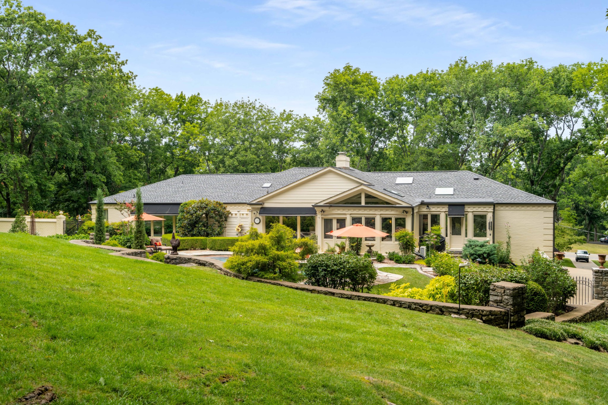 1110 Crater Hill Dr