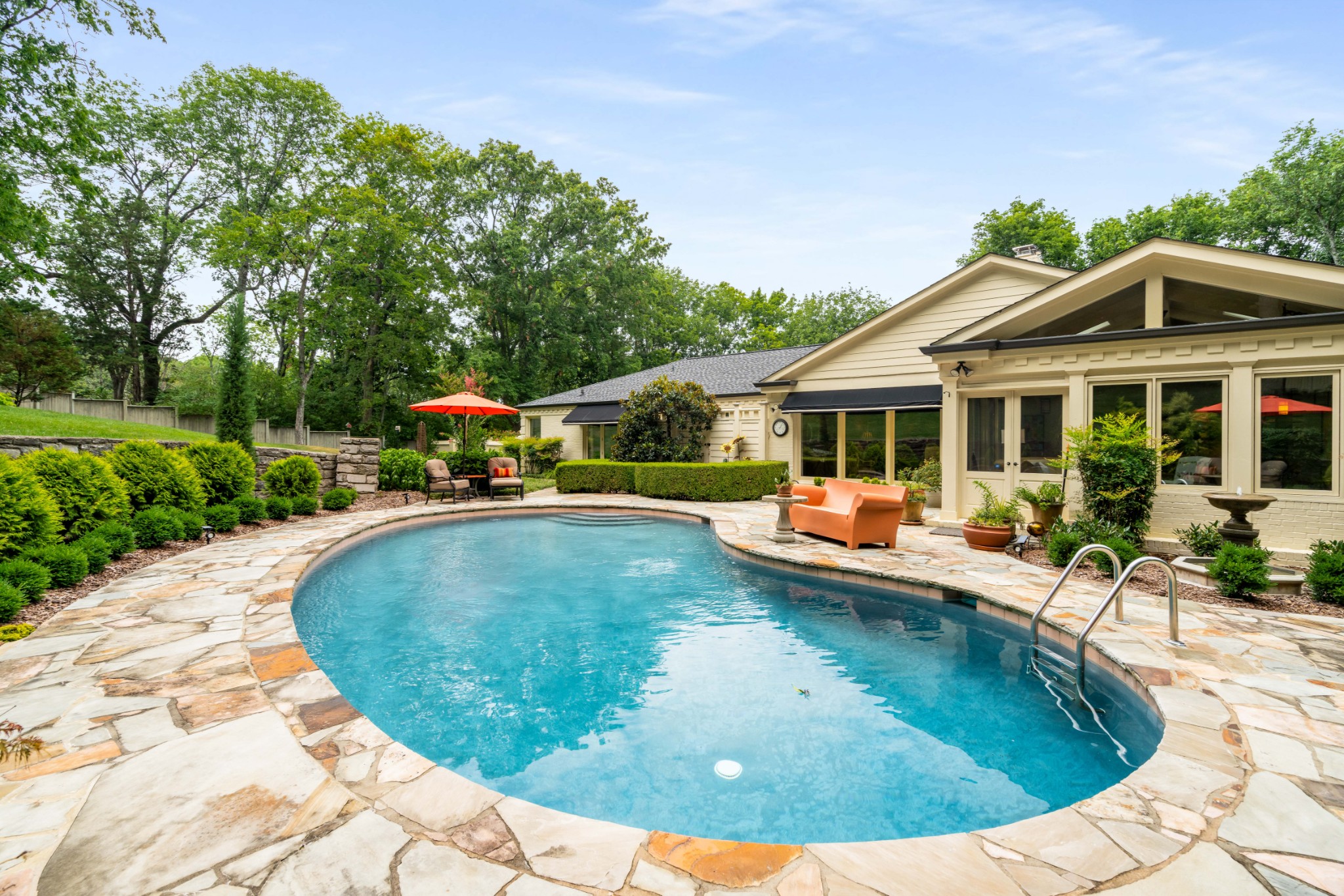 1110 Crater Hill Dr