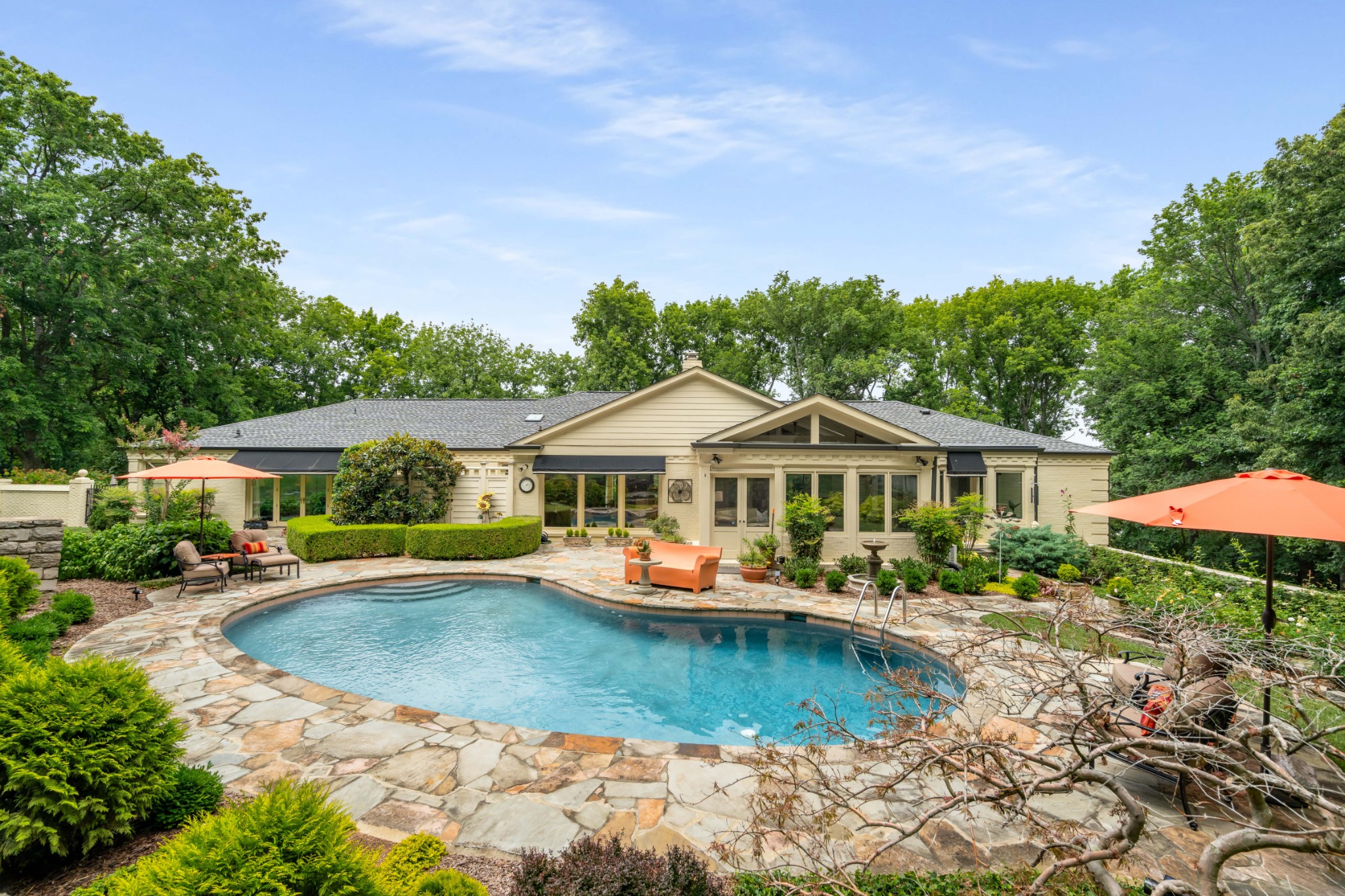 1110 Crater Hill Dr