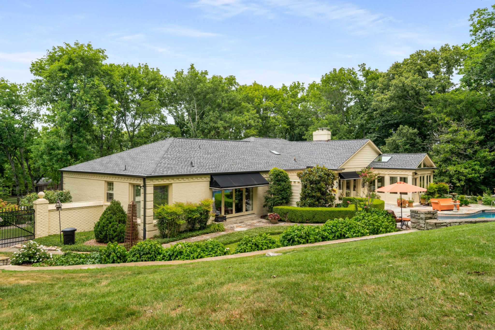 1110 Crater Hill Dr