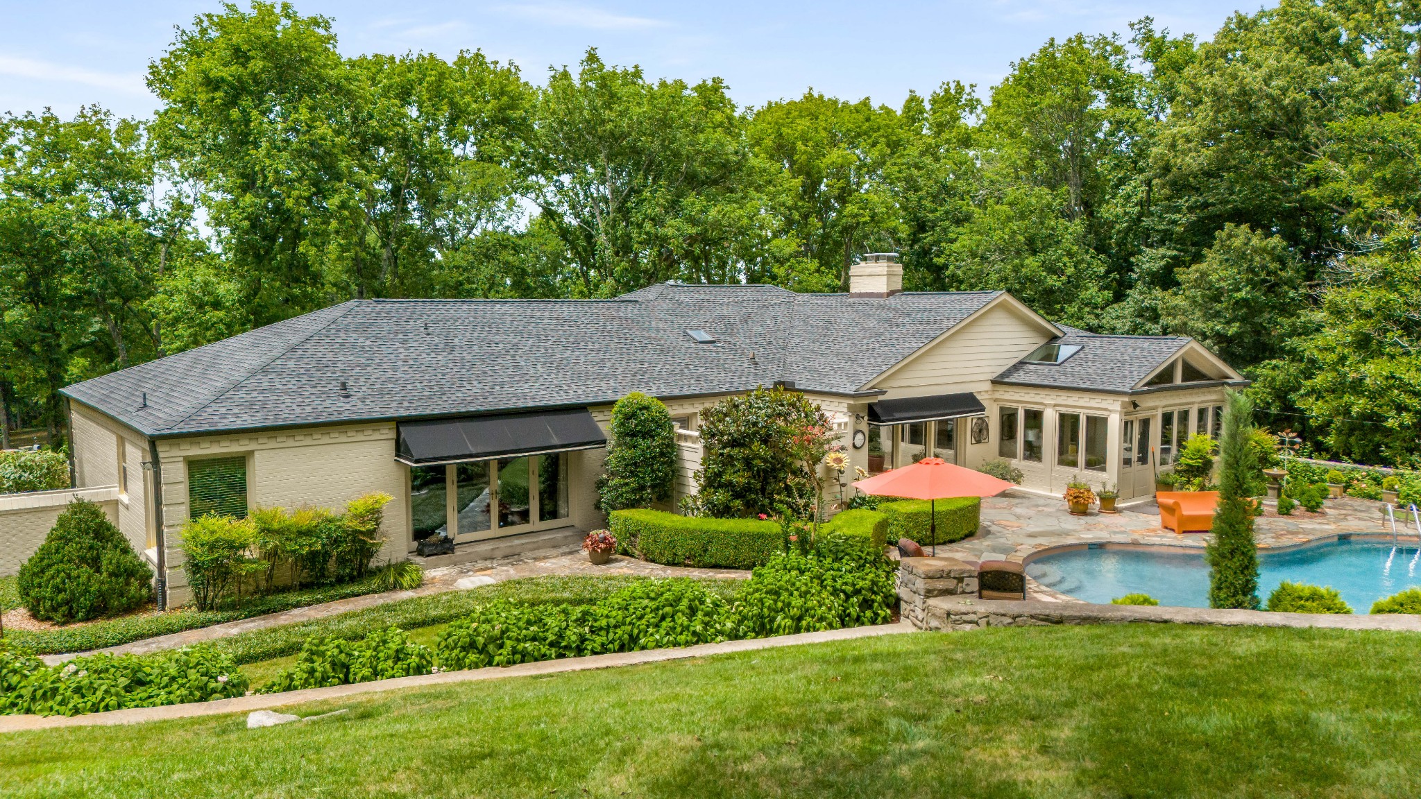 1110 Crater Hill Dr