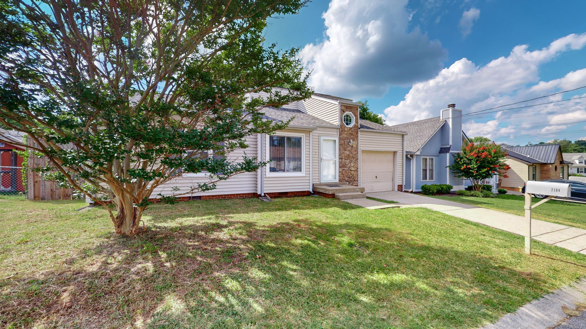 2104 Farley Pl