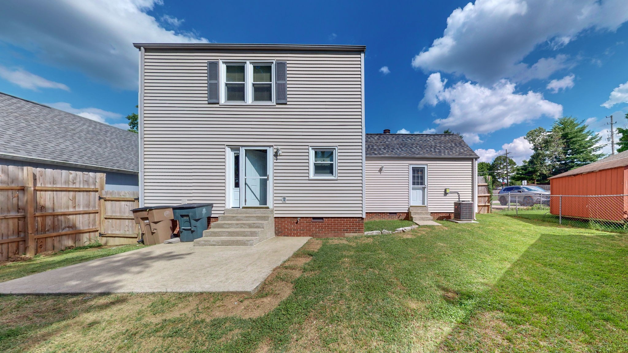 2104 Farley Pl