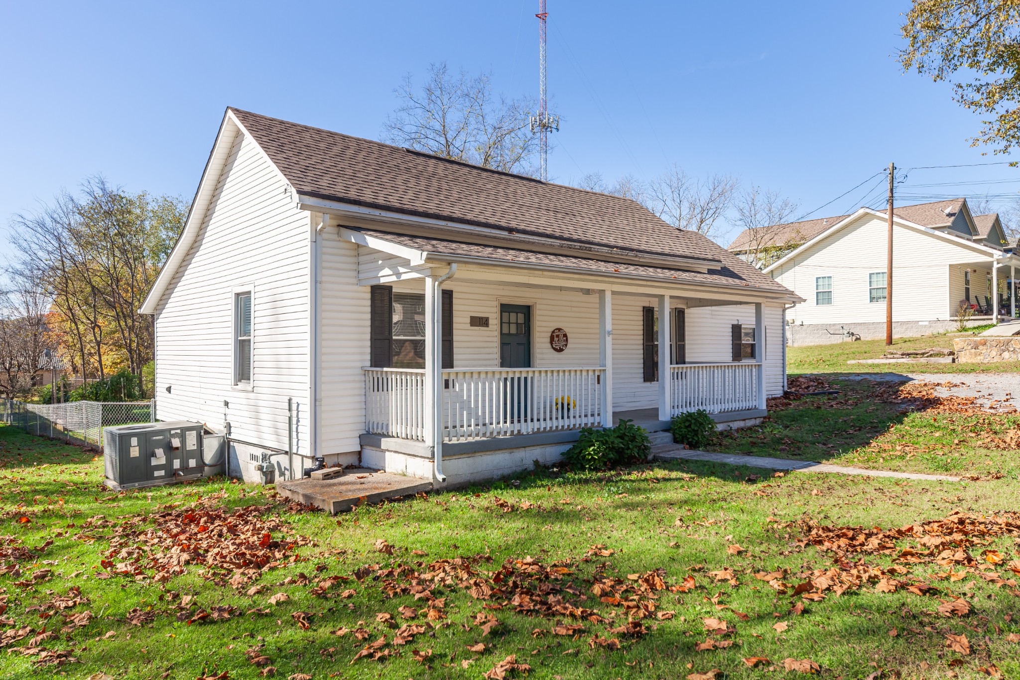 114 Oak St