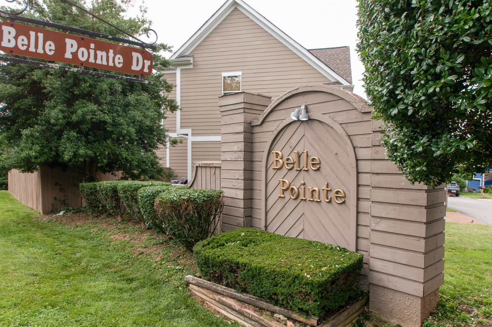 615 Barlin Dr