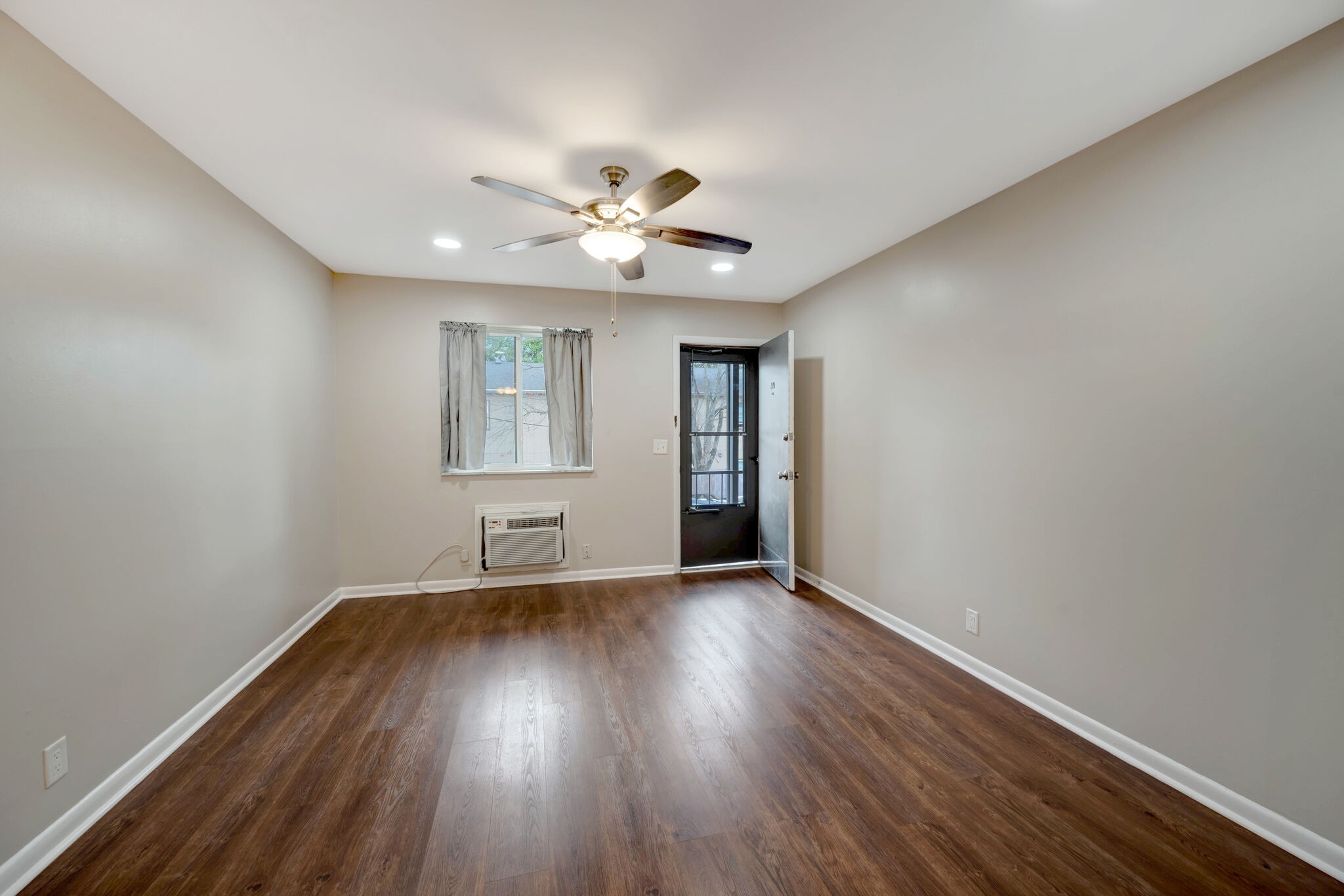 2134 Fairfax Ave Unit: A9